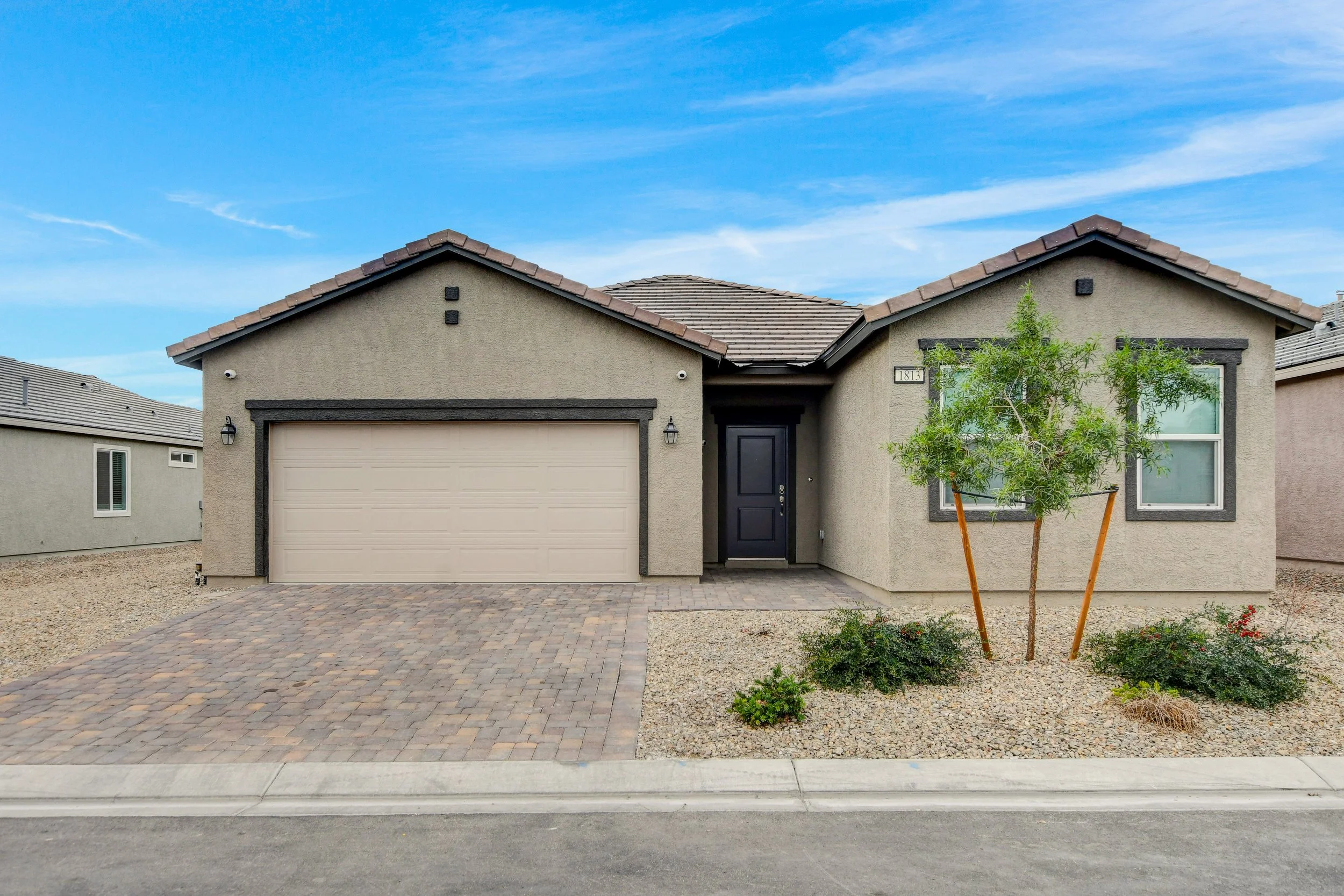 1813 Classic Novel St 001.jpg