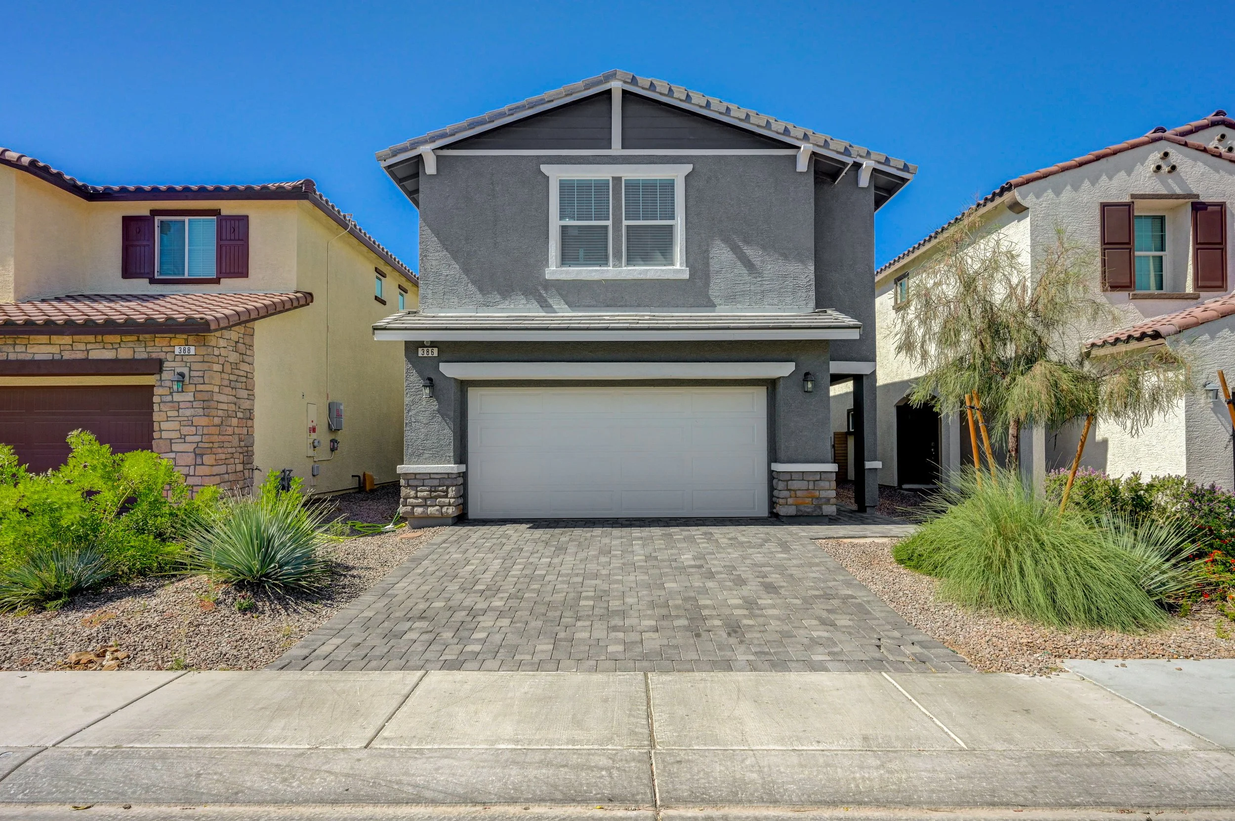 386-Larksong Ave_1.jpg