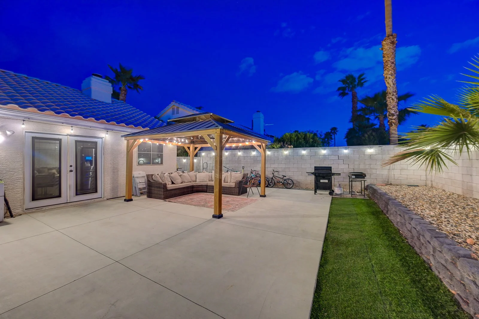 4769 Califa Dr-twilight-3.jpg