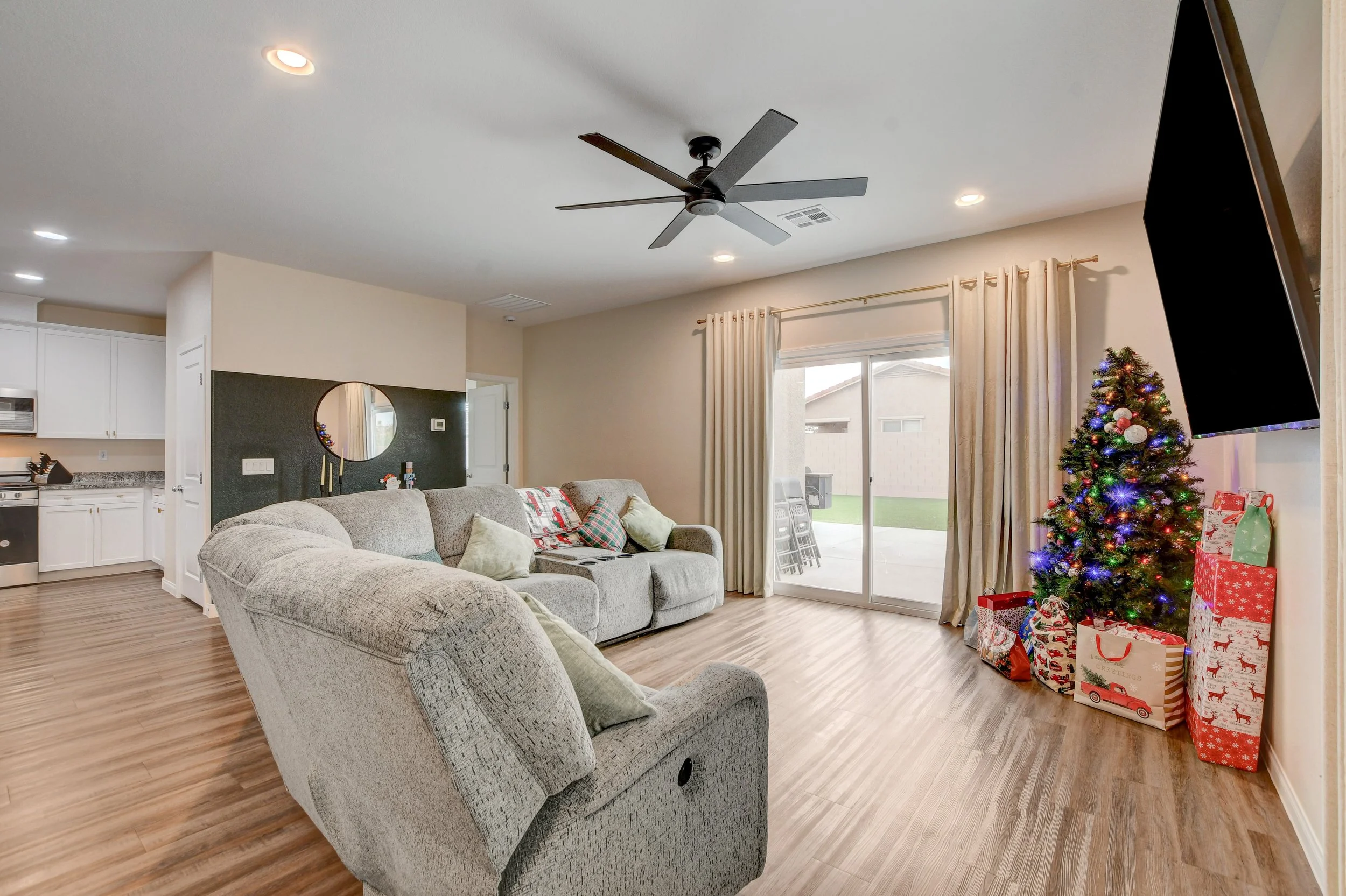 1813 Classic Novel St 029.jpg