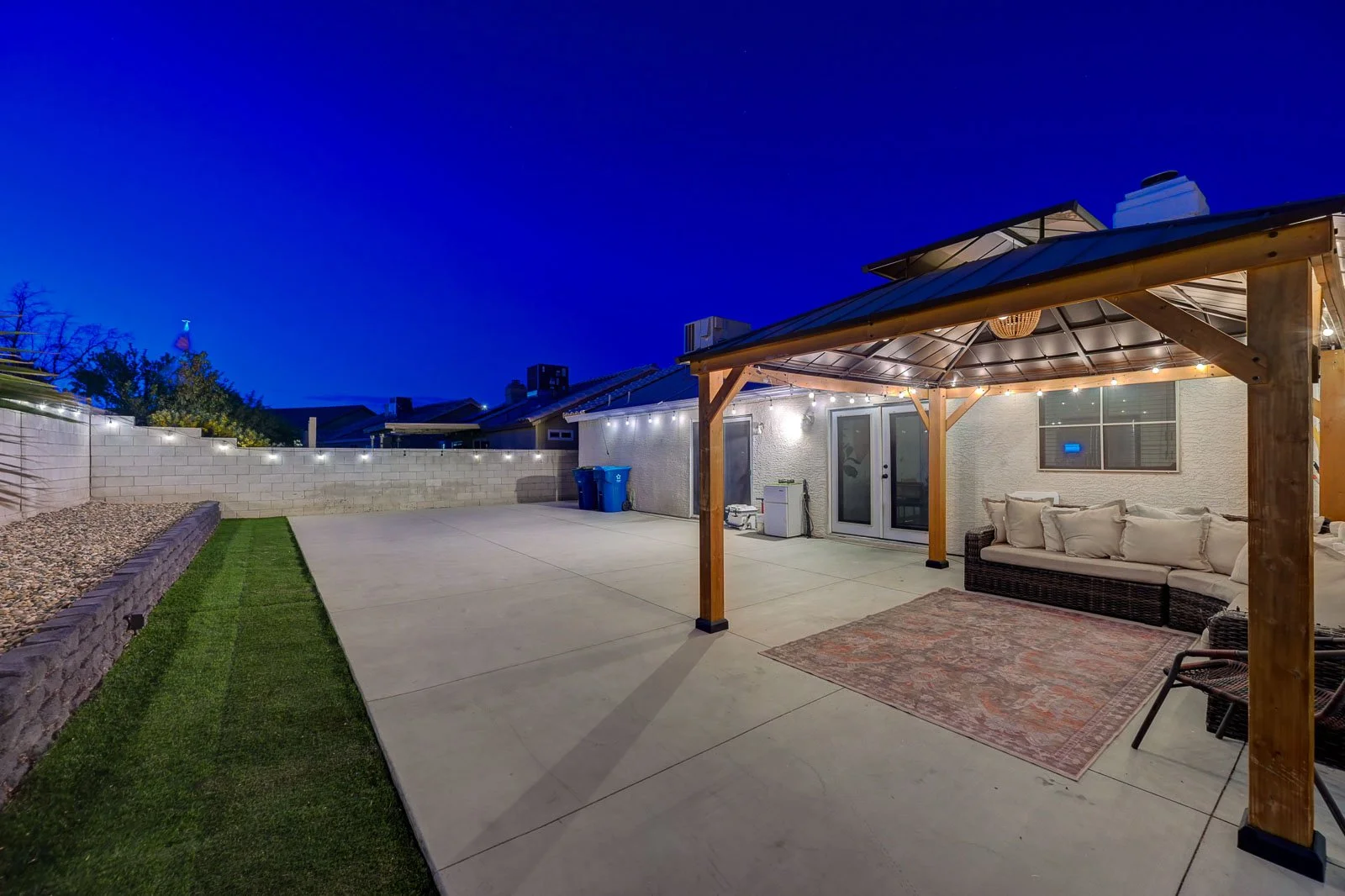 4769 Califa Dr-twilight-4.jpg