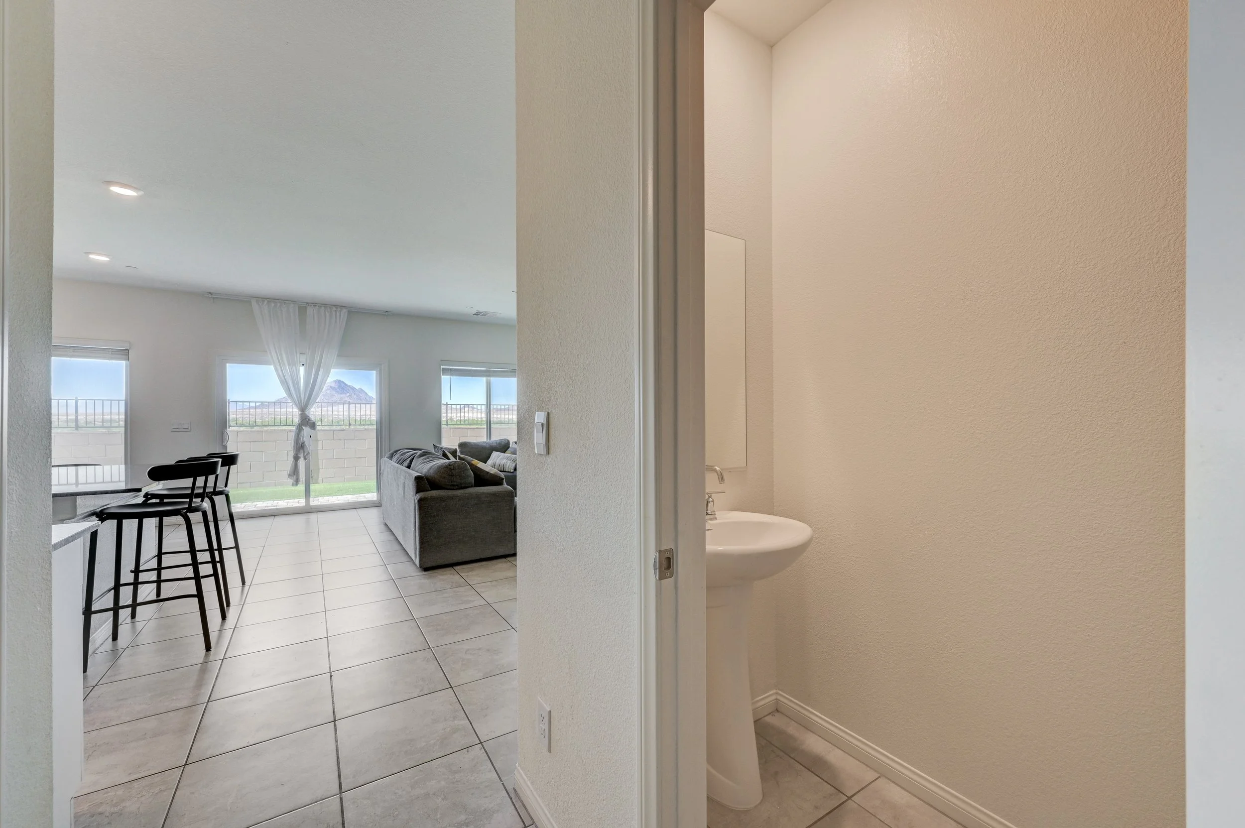 386-Larksong Ave_22.jpg