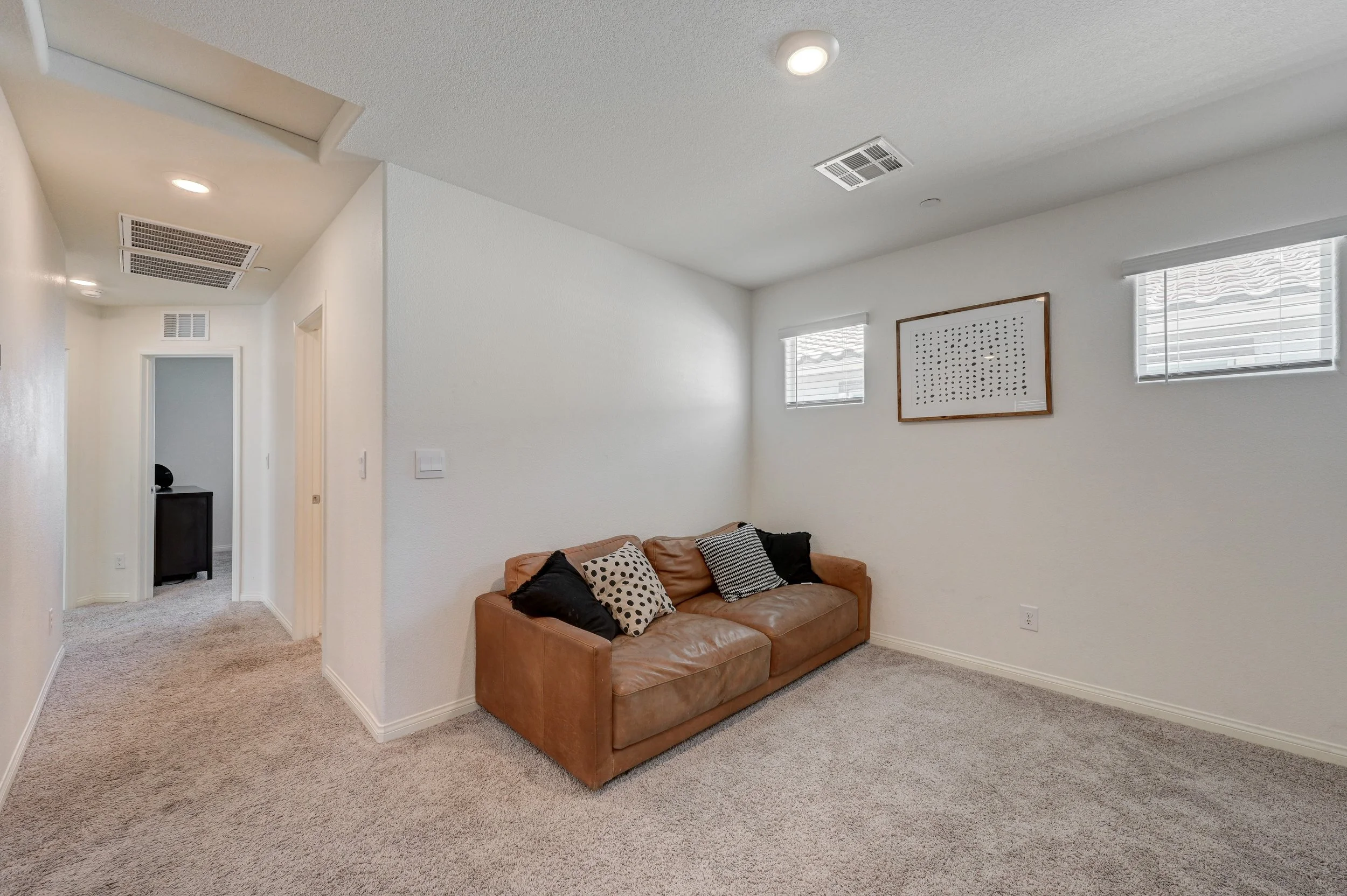 386-Larksong Ave_32.jpg