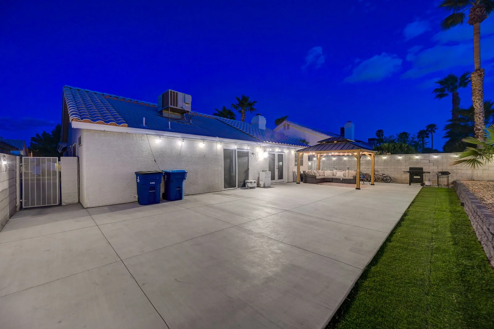 4769 Califa Dr-twilight-2.jpg
