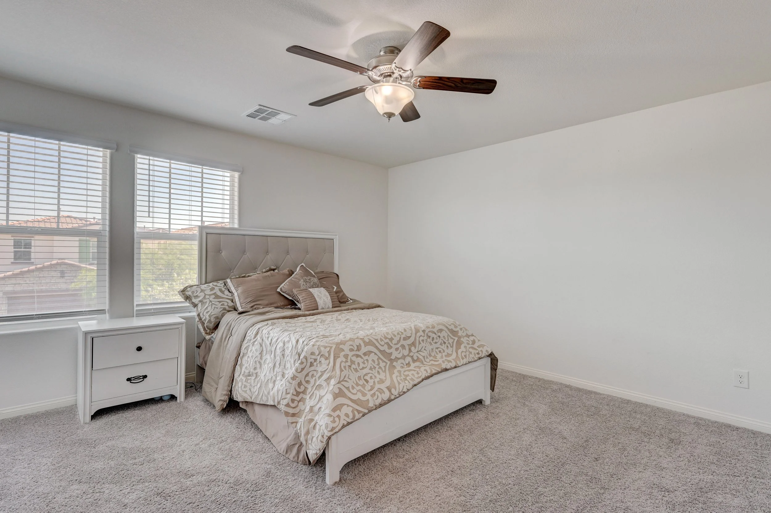 386-Larksong Ave_36.jpg