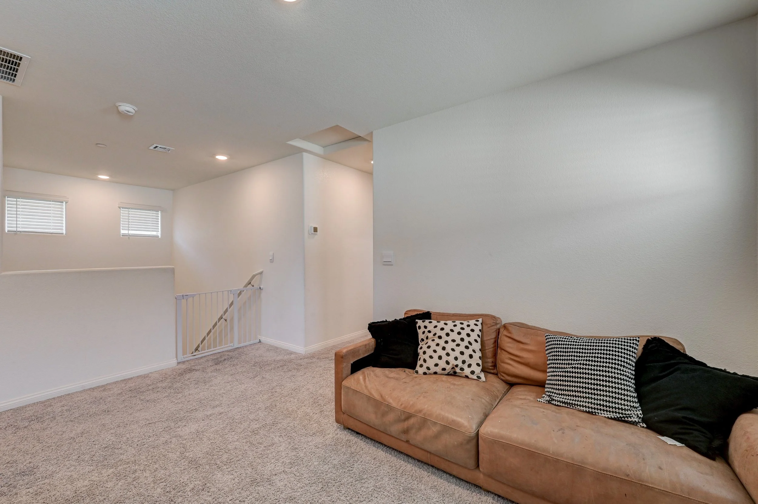 386-Larksong Ave_33.jpg