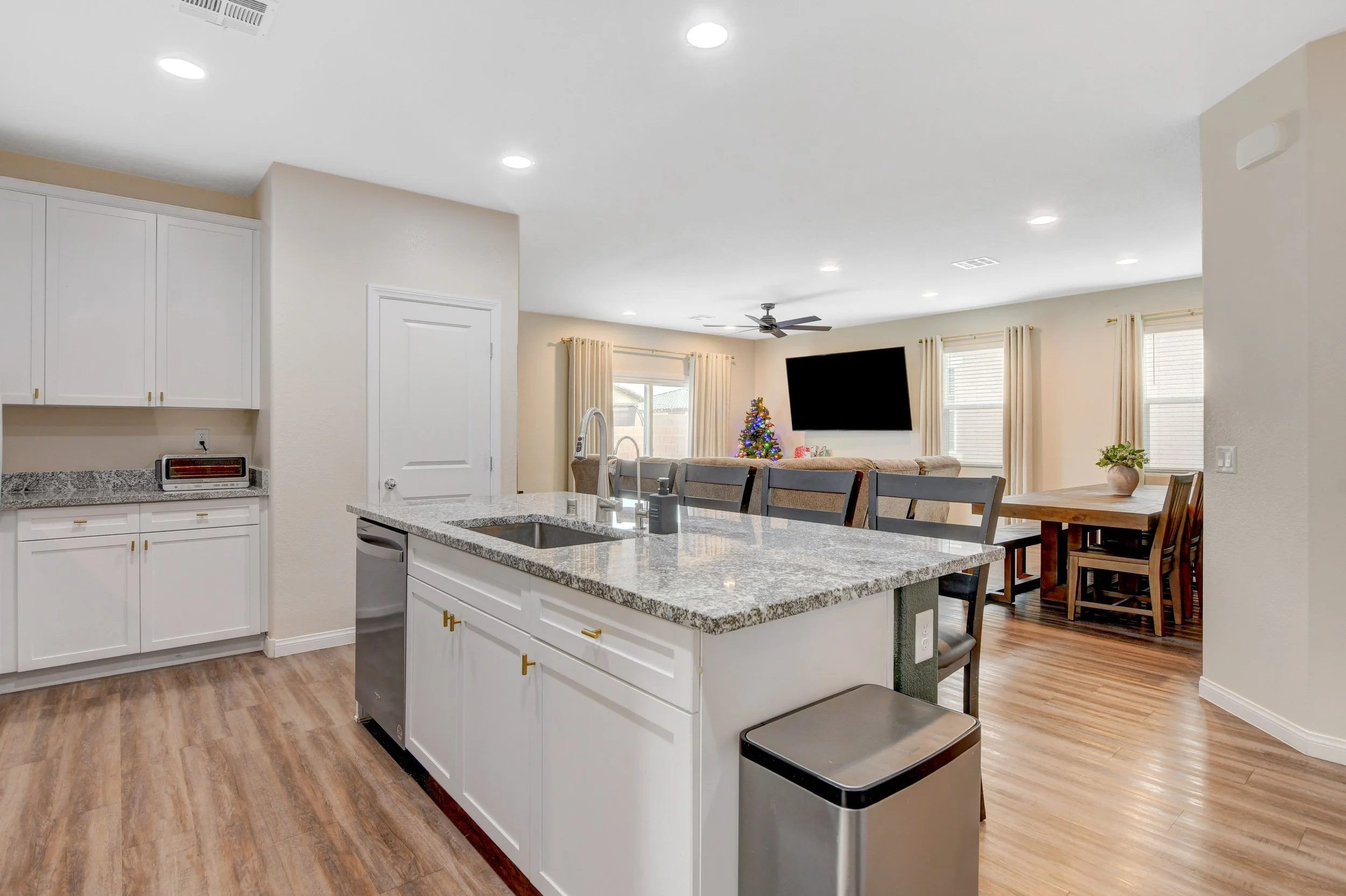 1813 Classic Novel St 022-2.jpg