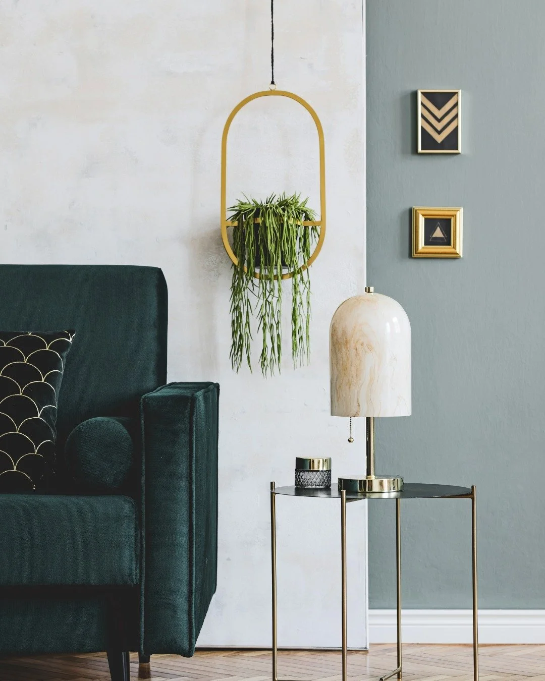 🪞✨ Staging vs. Decorating. What&rsquo;s the Difference?

Staging is all about selling a house. Decorating is about living in it.

When I stage a home, I&rsquo;m helping buyers picture themselves there using neutral colors, open layouts, and a clean,