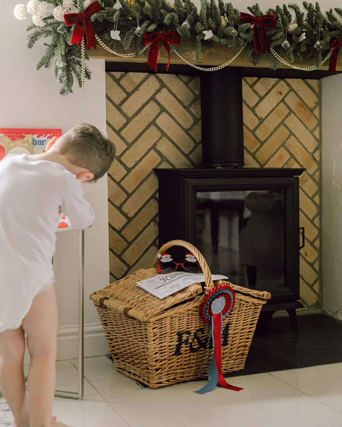 A picnic basket brimming with collected festive trinkets and new cosy pyjamas, it&rsquo;s officially December. 🧺 

#christmastime #itstime #picnicbasket #fortnumandmason @fortnums @sugarplumfableco