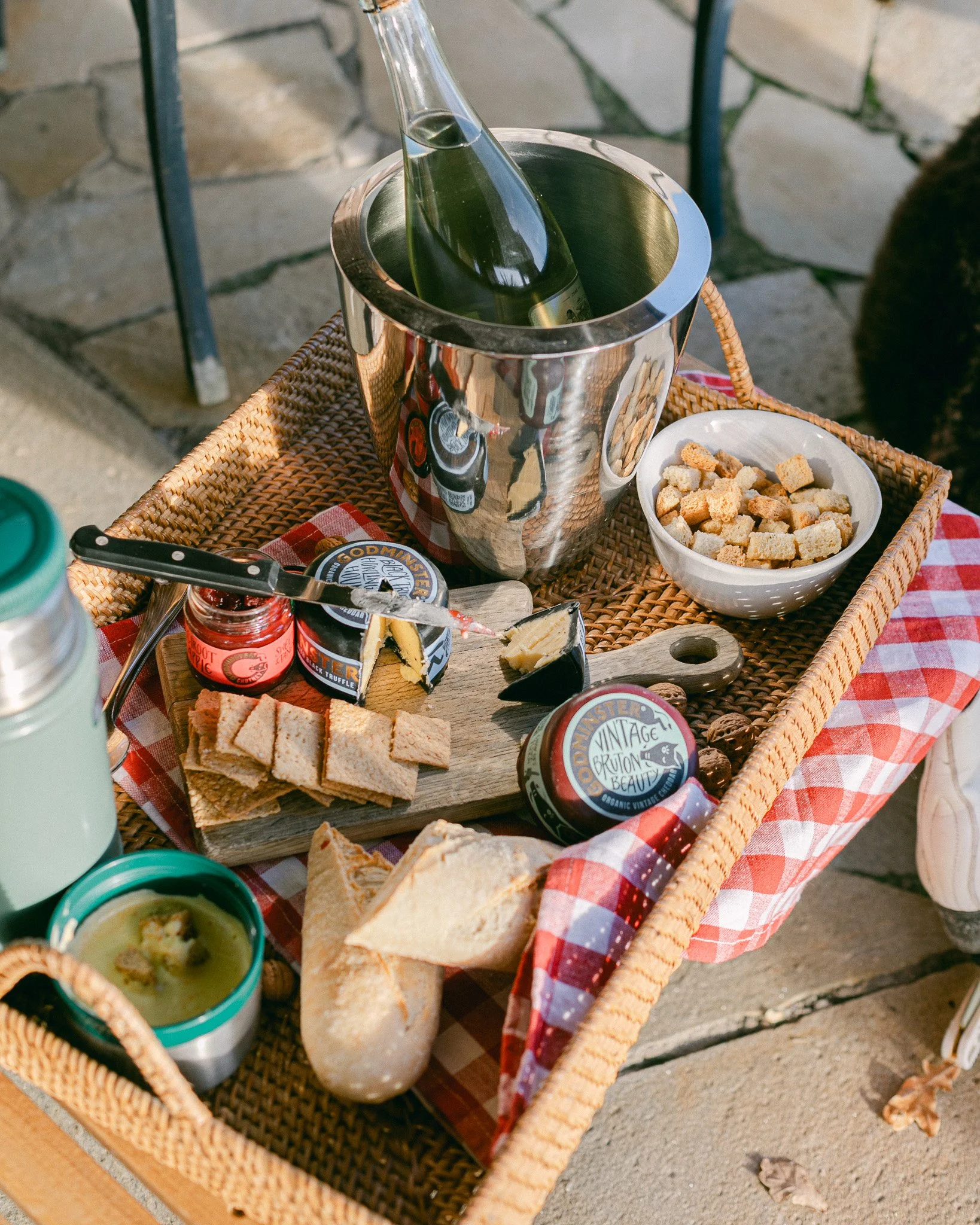 Seasonal British Picnicscape Styled Outdoors in Somerset | Gemma Duck / Picnic Planning