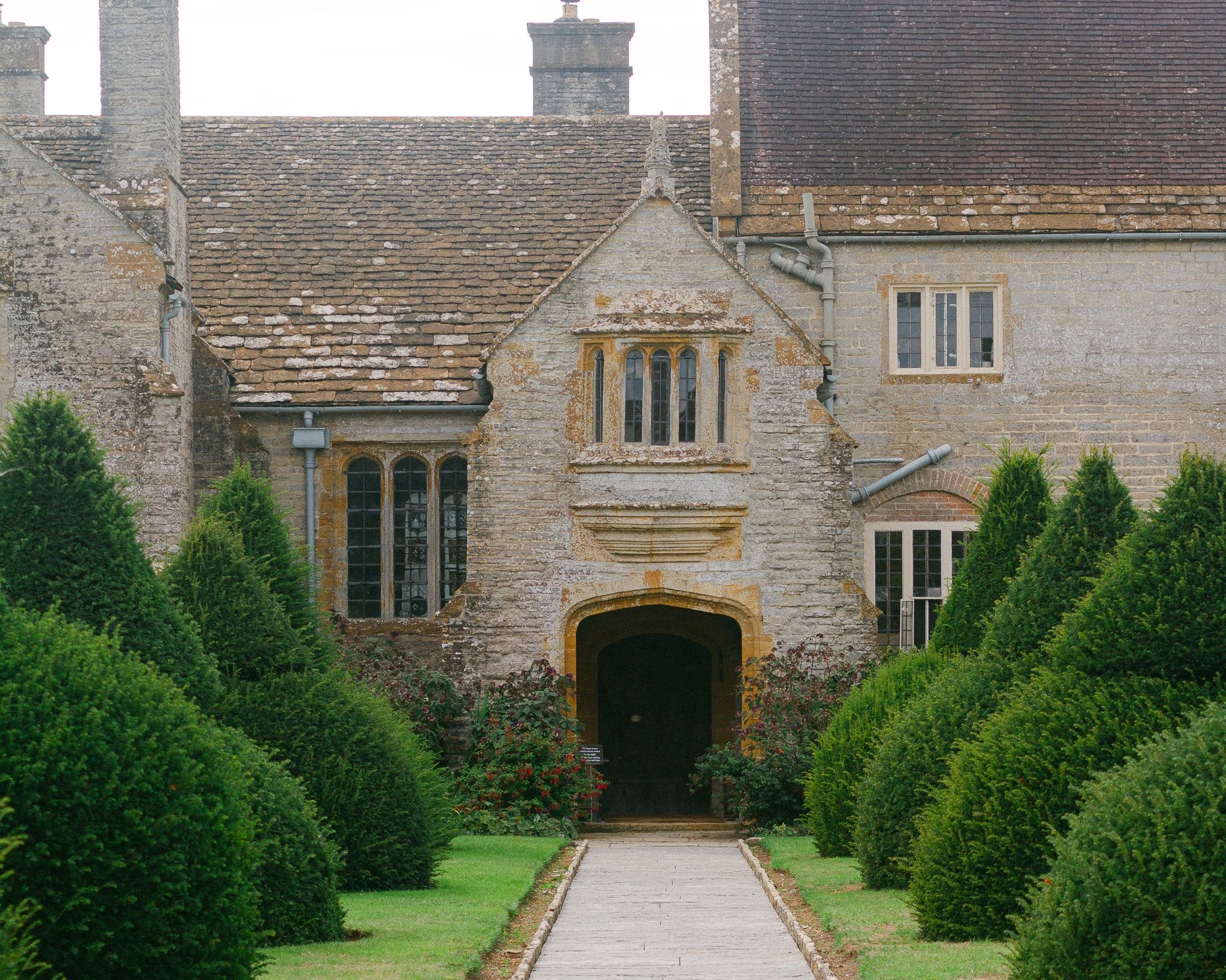 Lytes Cary Manor Somerset — autumn picnic spot photographed by Gemma Duck The Duchess of Picnics