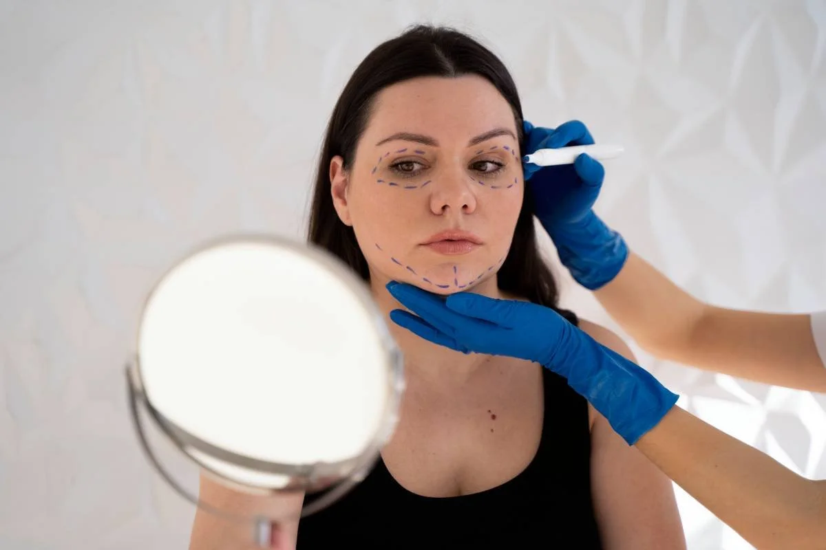 What to Expect Before and After a Facelift: A Recovery Timeline