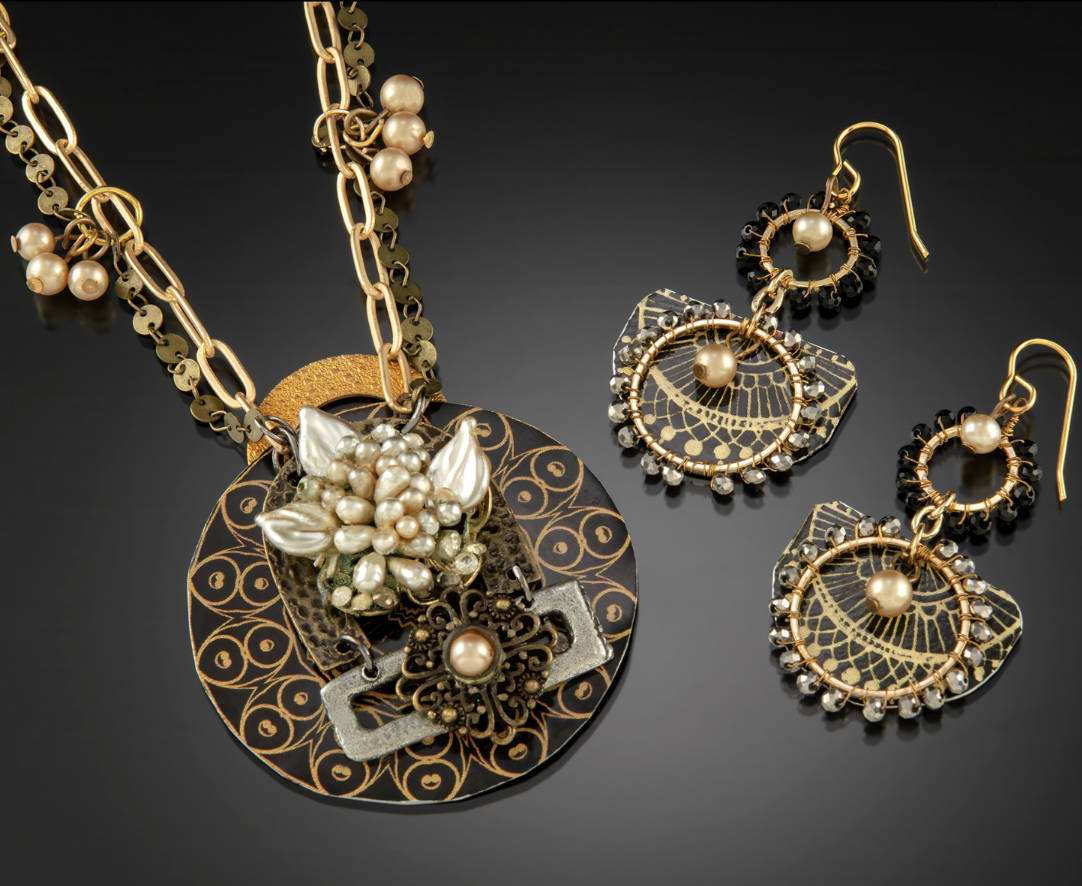 Linda Bonnie
Jewelry
