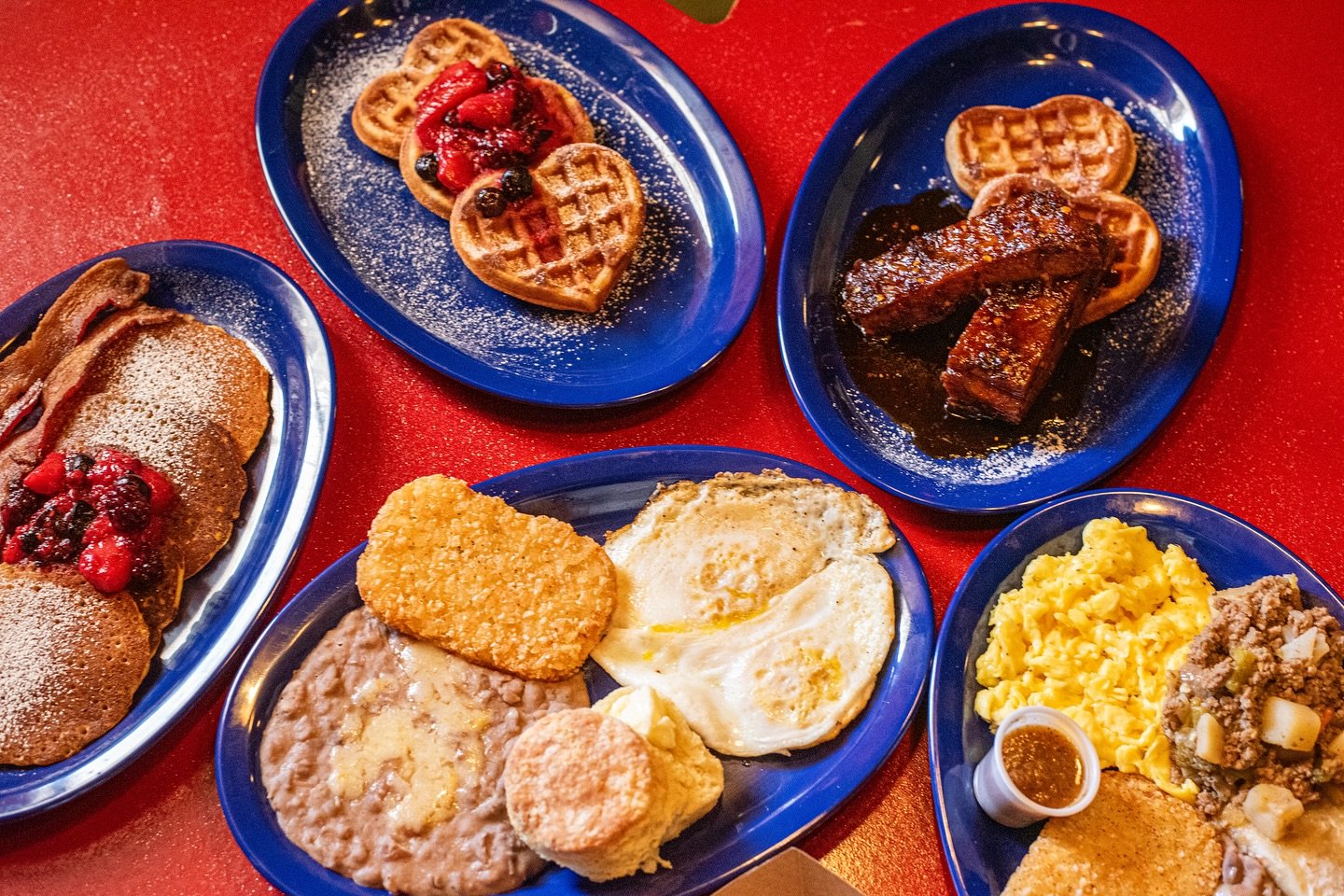 🍳🥓🧇Brunch every Saturday and Sunday! 11-4PM 🍳🥓🧇