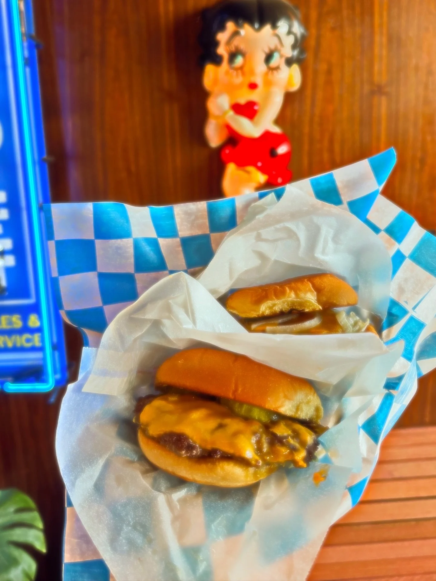 ✨We love a Saturday but Sundays are for Champions at Busty&rsquo;s. Saturday and Sunday brunch until 4, Sundays after 5 we got $1 Ponies and BOGO burgers!✨