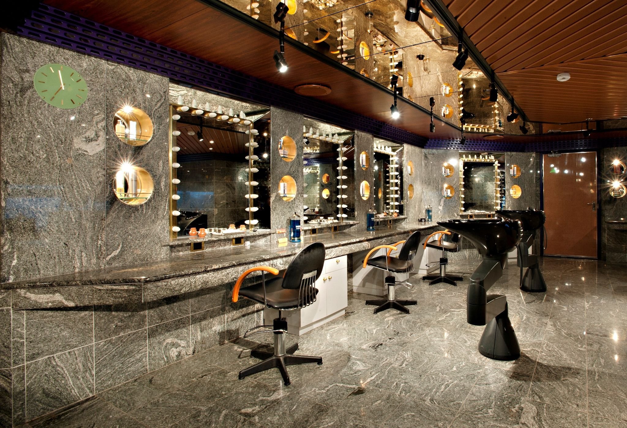 CL_GL_beauty_salon_04.jpg
