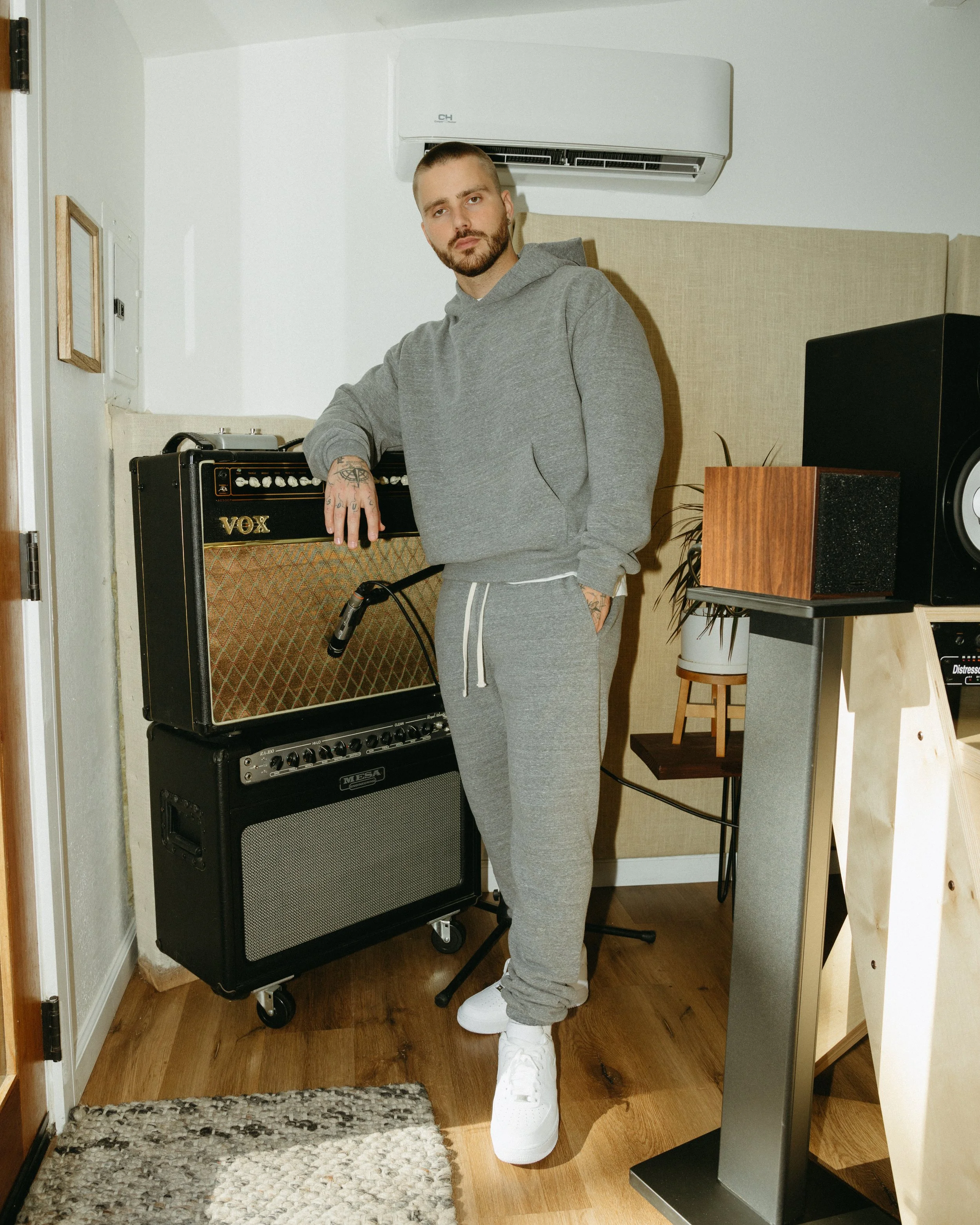 UNIFORM-LA Half Zip-1.jpg