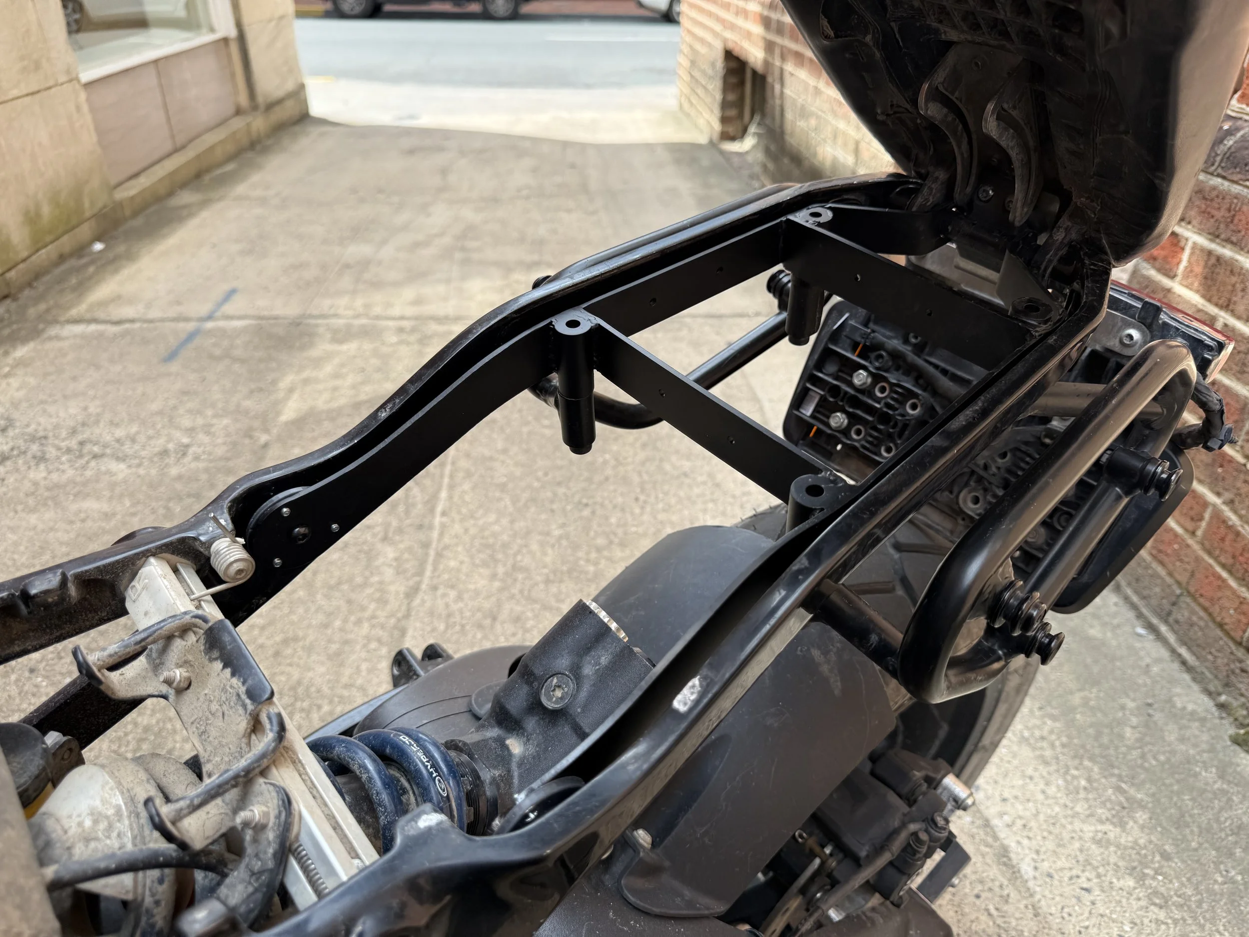 LW1 Undermount Accessory Frame