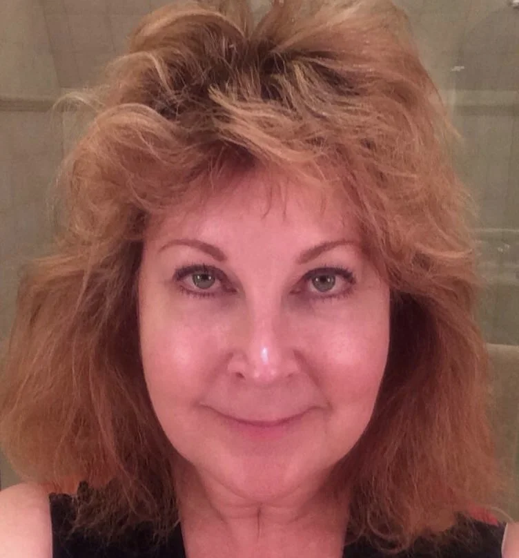 Cathy Capps Headshot.jpg