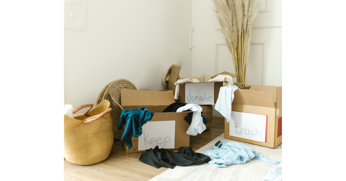 Decluttering vs Curating