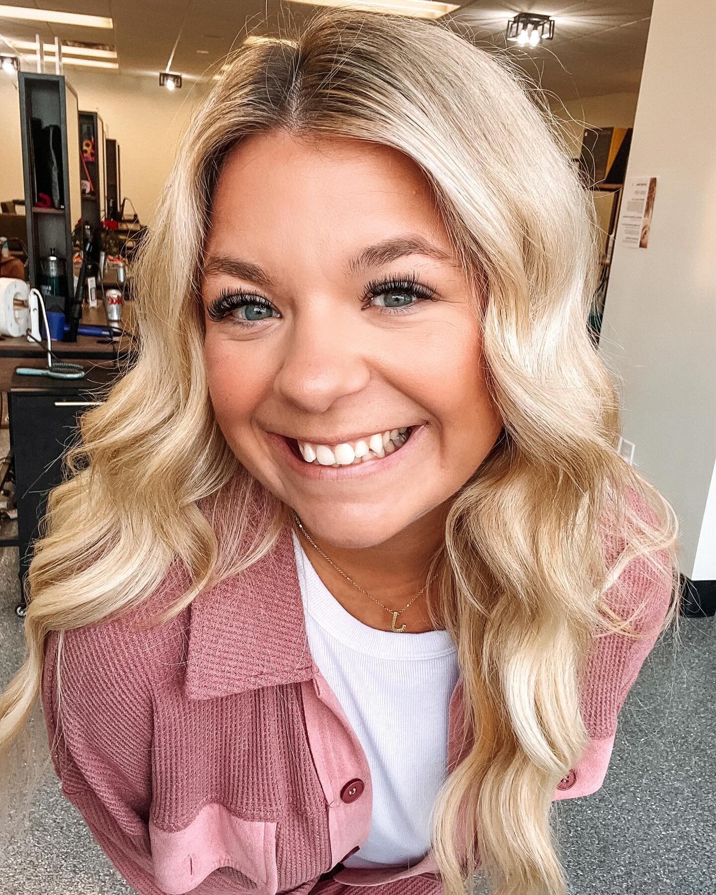 Congrats to this little lady on her PROMOTION to senior stylist!!!! Jordan, we are so proud of all your dedication &amp; hard work throughout the past few years! 💞👏🏼👑