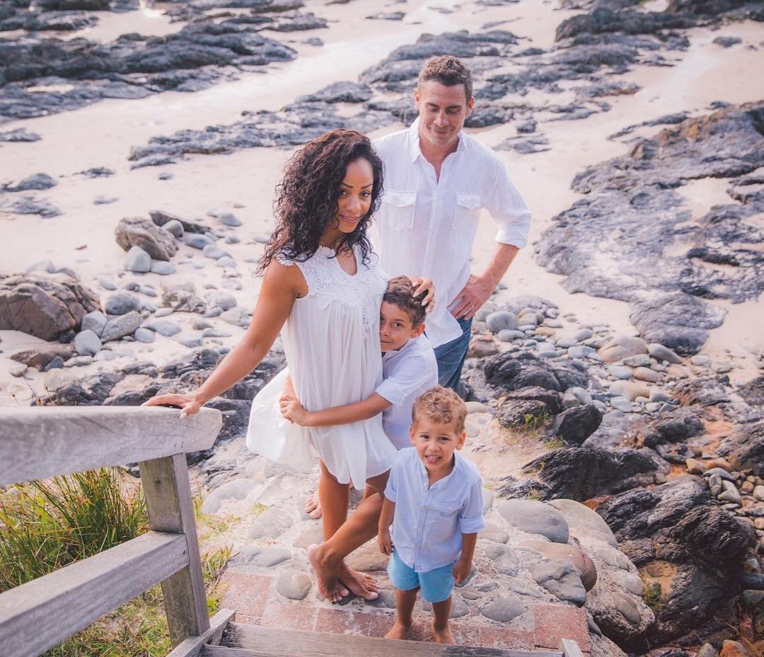 { t h e  b a i l e y  f a m i l y ♡ Love!!!
#gorgeous #familyportraits #wategos #beach #byronbay xxx #fineart #destination #weddingphotographer #familyphotographer #portraitphotographer #fineartweddingphotography #laceandgrain @laceandgrain
