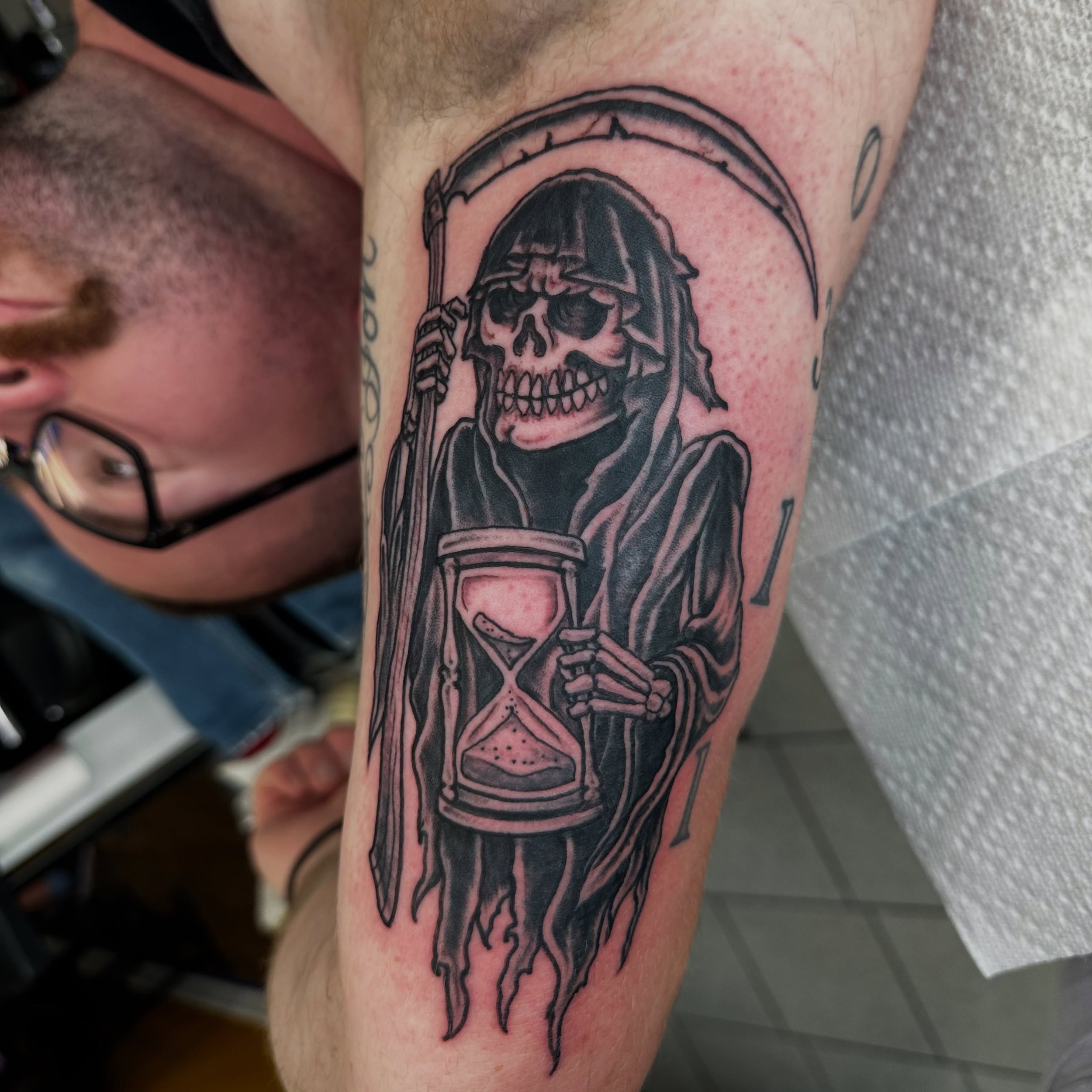 Wild angle on this one, but here&rsquo;s the best shot I could get of this reaper drawn to fit the space on the back of Bailey&rsquo;s arm. Thanks for the trust dude! 

Not a good look at it, but done around some cool stuff by @ihatedanejensen.