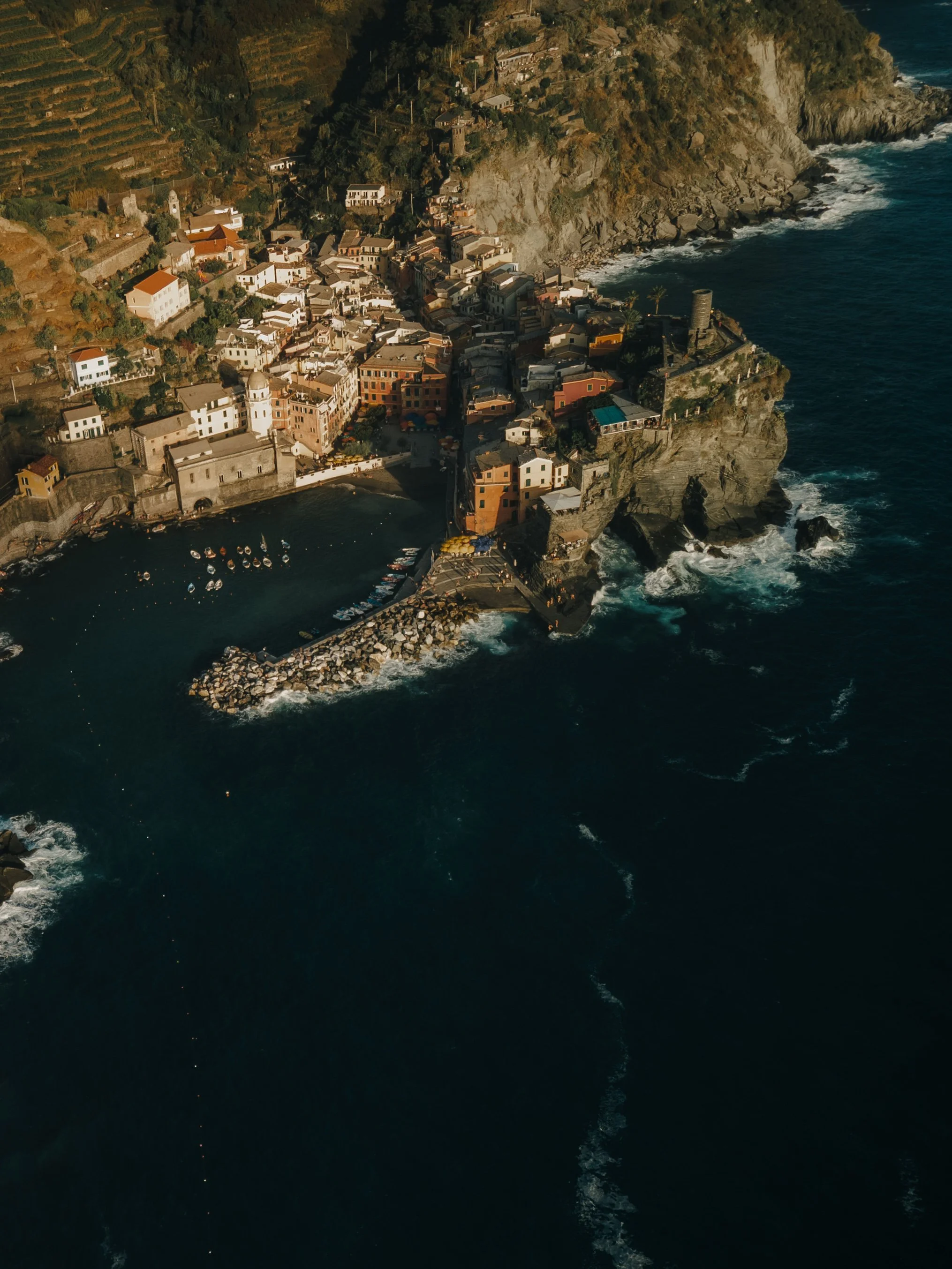 cinque-terre-coast-rocky-shore.jpg