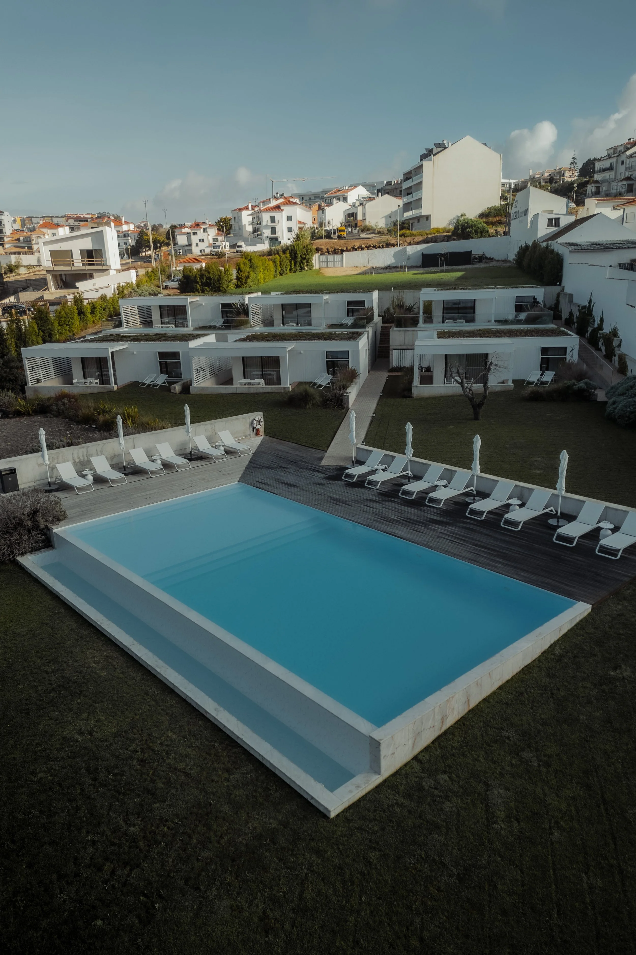 hotel-pool-minimal-architecture-ericeira-prime-villas.jpg