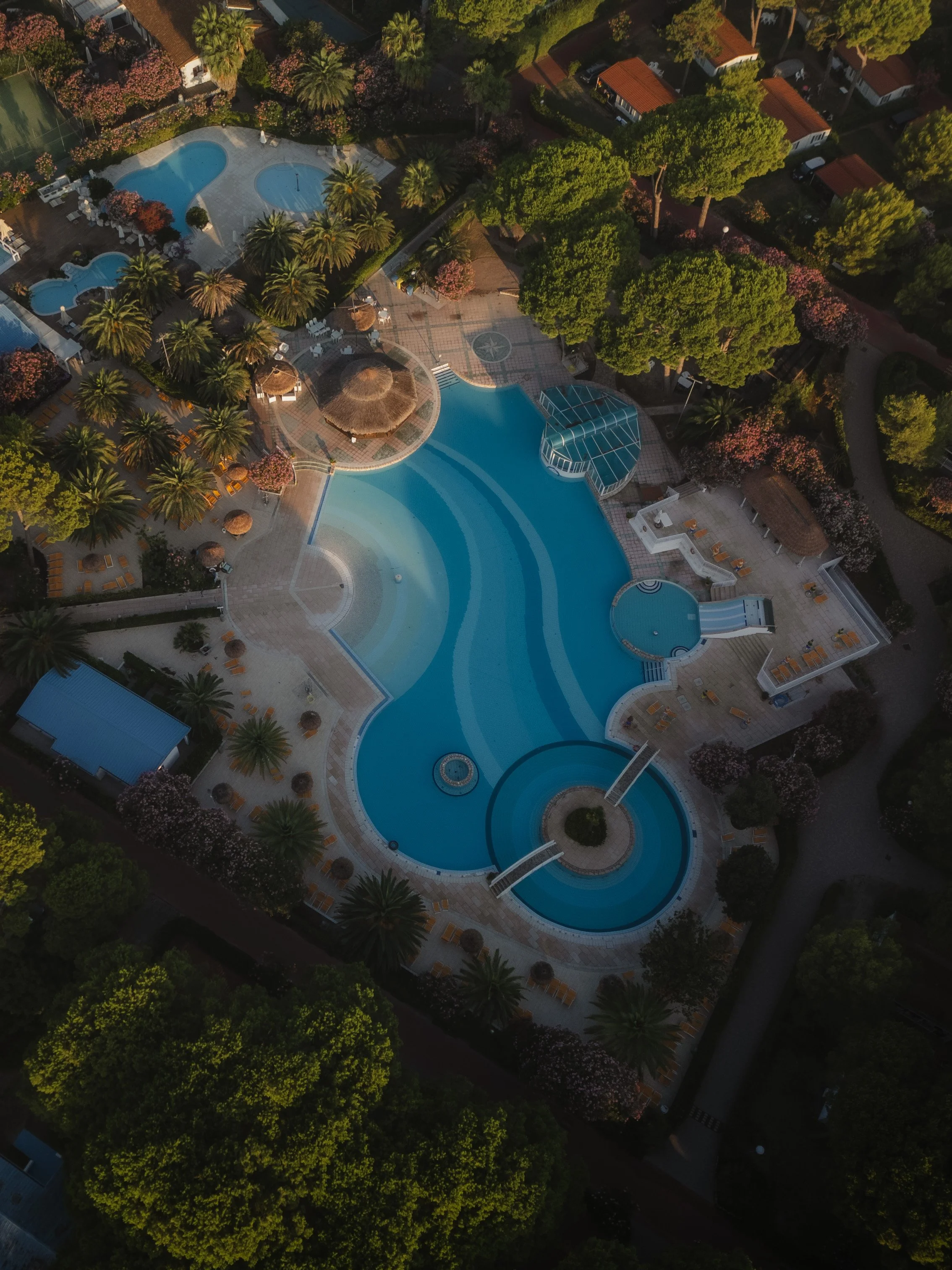 hotel-pool-aerial-bibione-camping.jpg