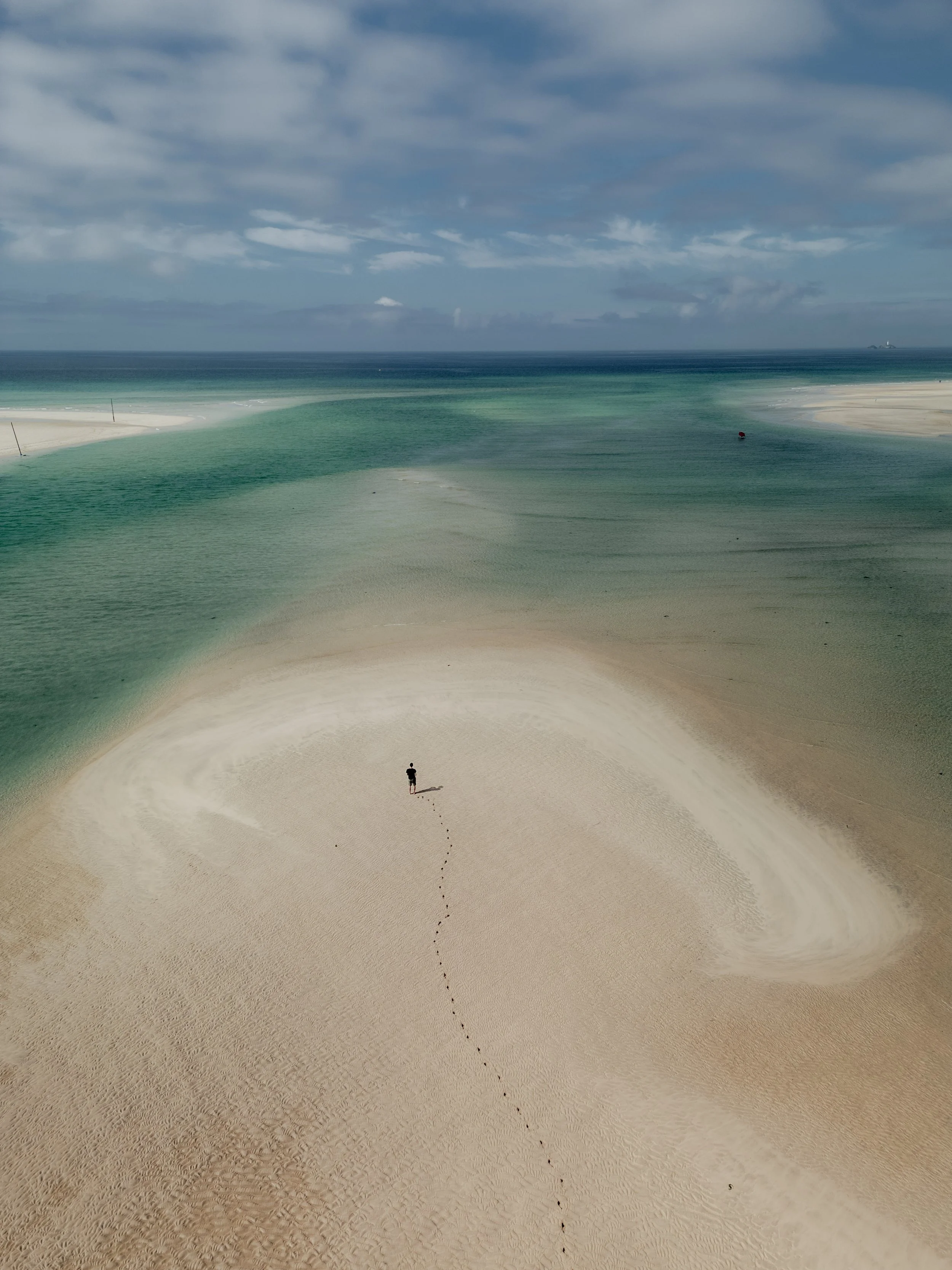 minimal-beach-ocean-hayle-cornwall.jpg