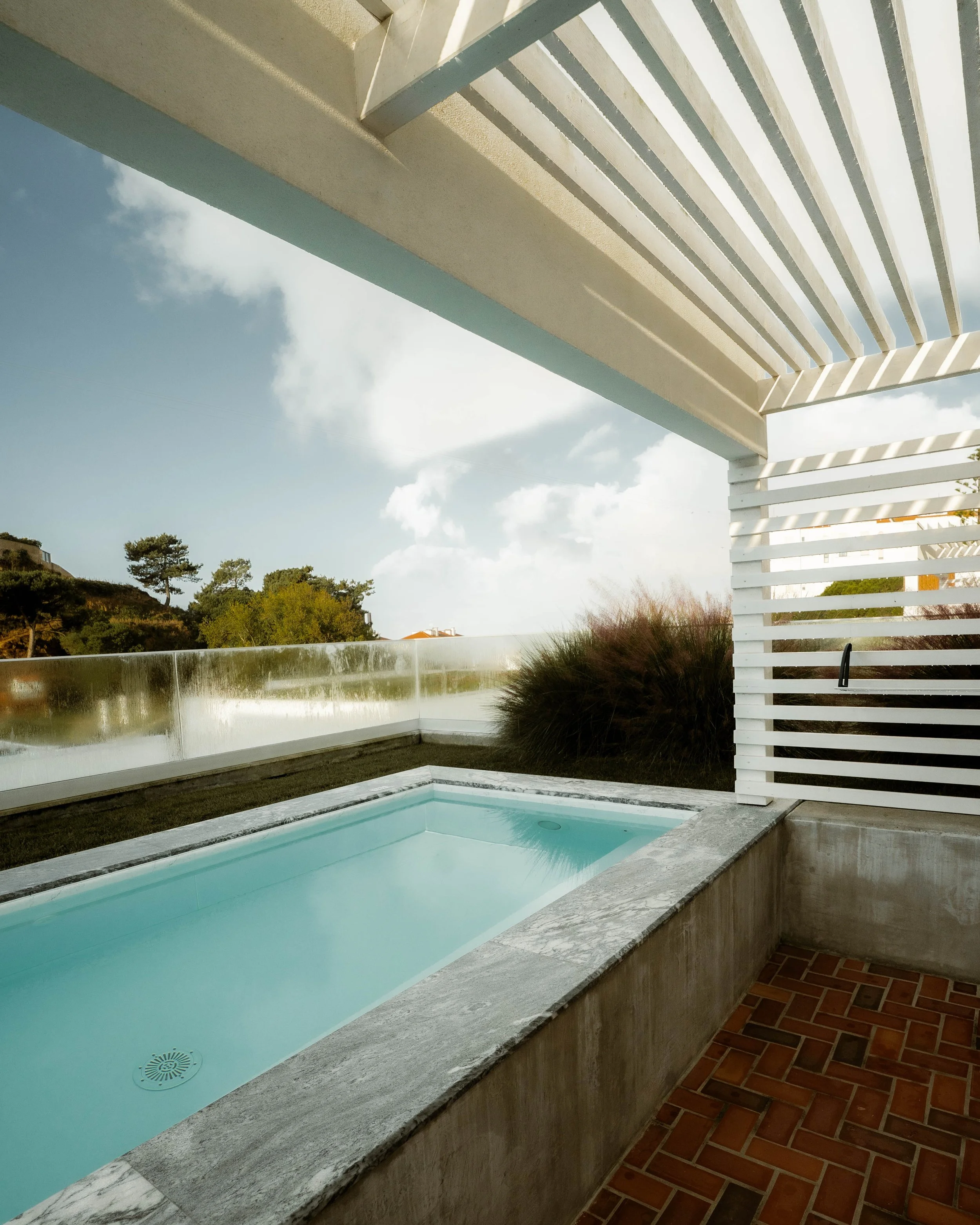 portugal-ericeira-prime-privatpool-mit-pergola.jpg