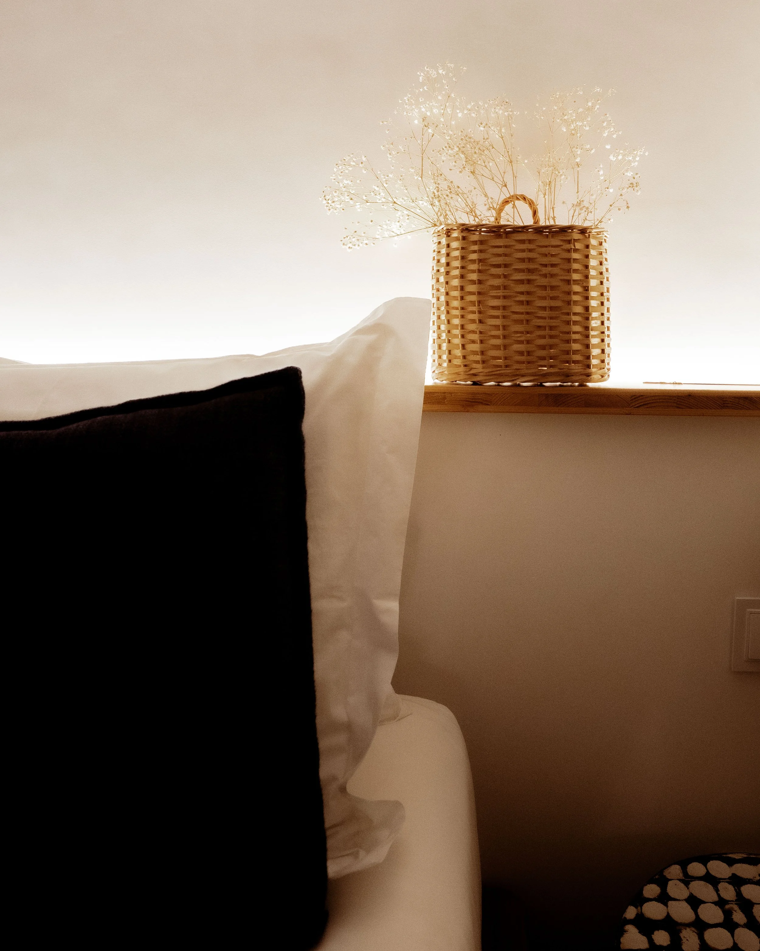 portugal-ericeira-prime-schlafzimmer-nachttisch-detail.jpg