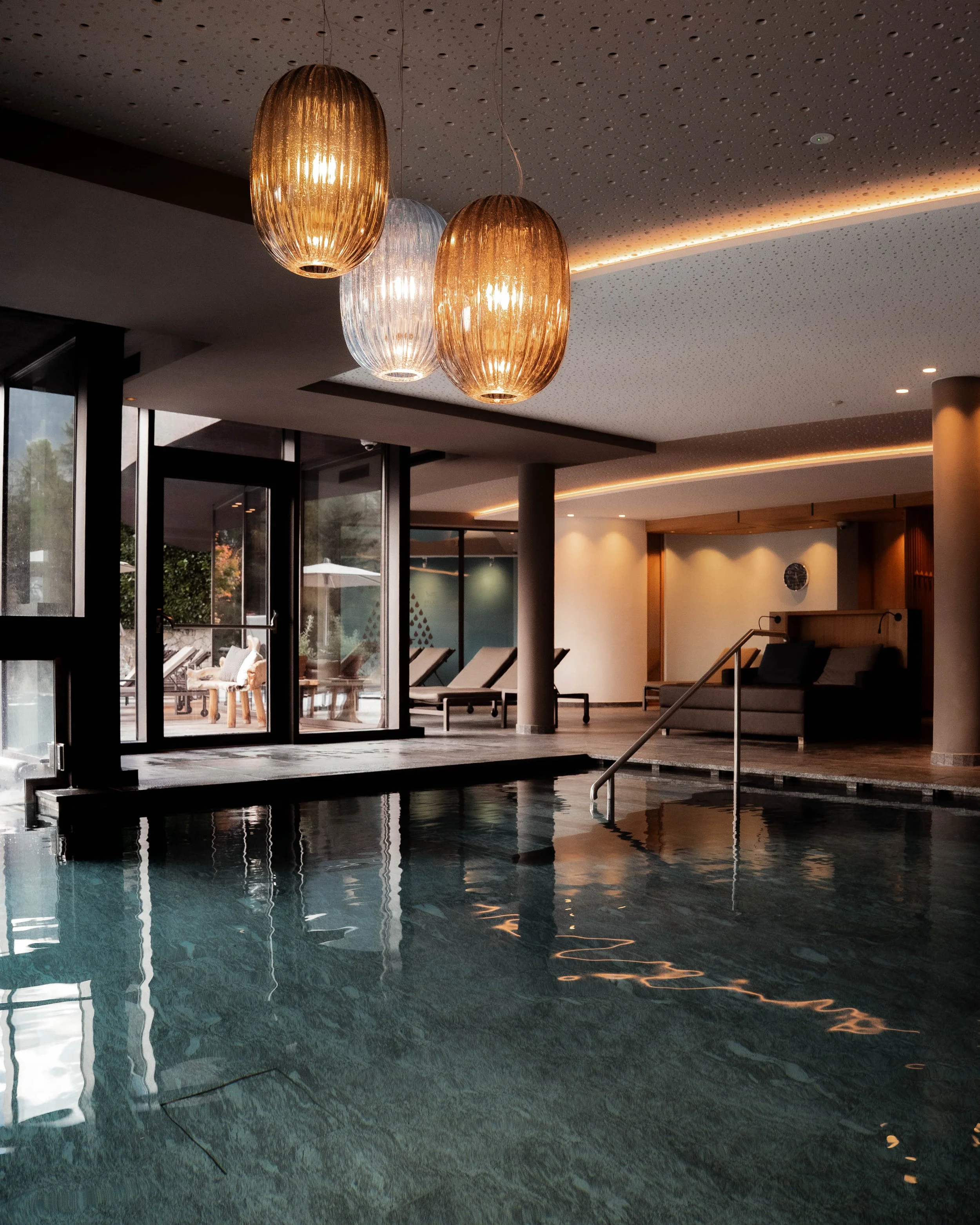 italien-bad-fallenbach-innenpool-im-wellnessbereich.jpg