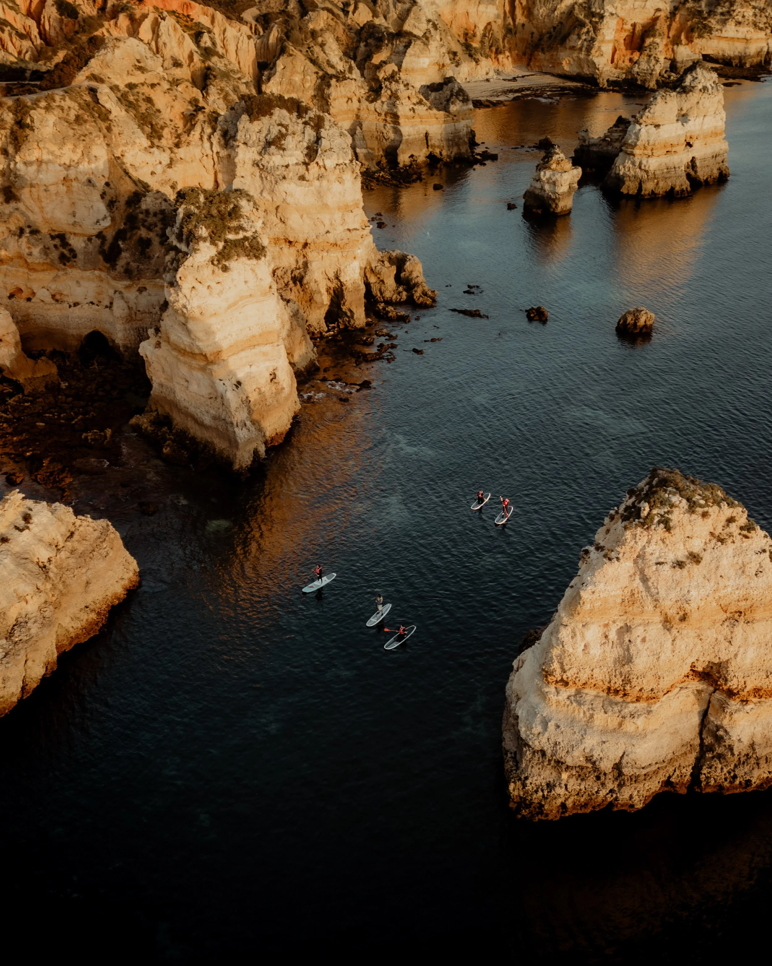 portugal-lagos-ponta-da-piedade-felsen-im-meer.jpg