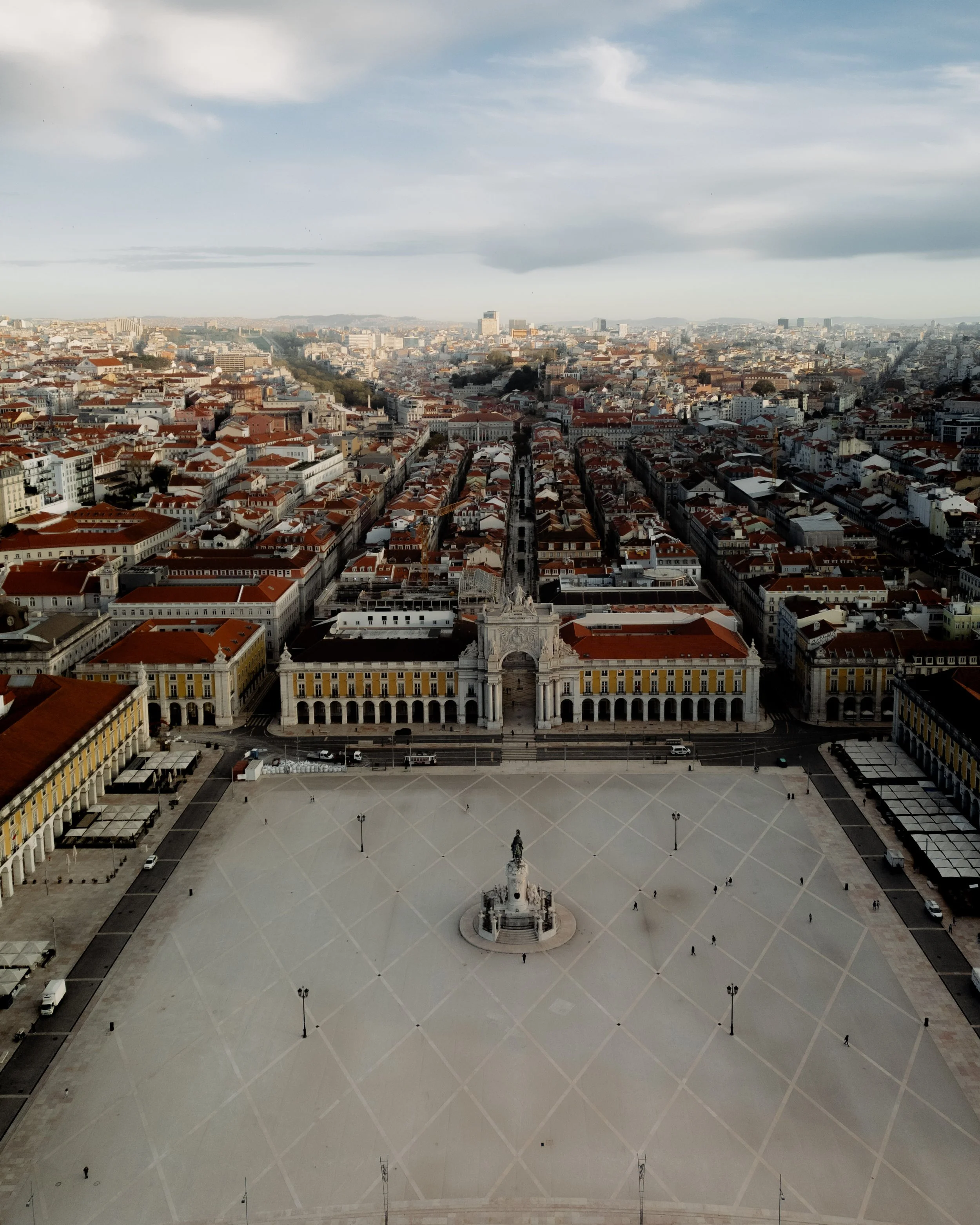 portugal-lissabon-praca-do-comercio-luftaufnahme.jpg
