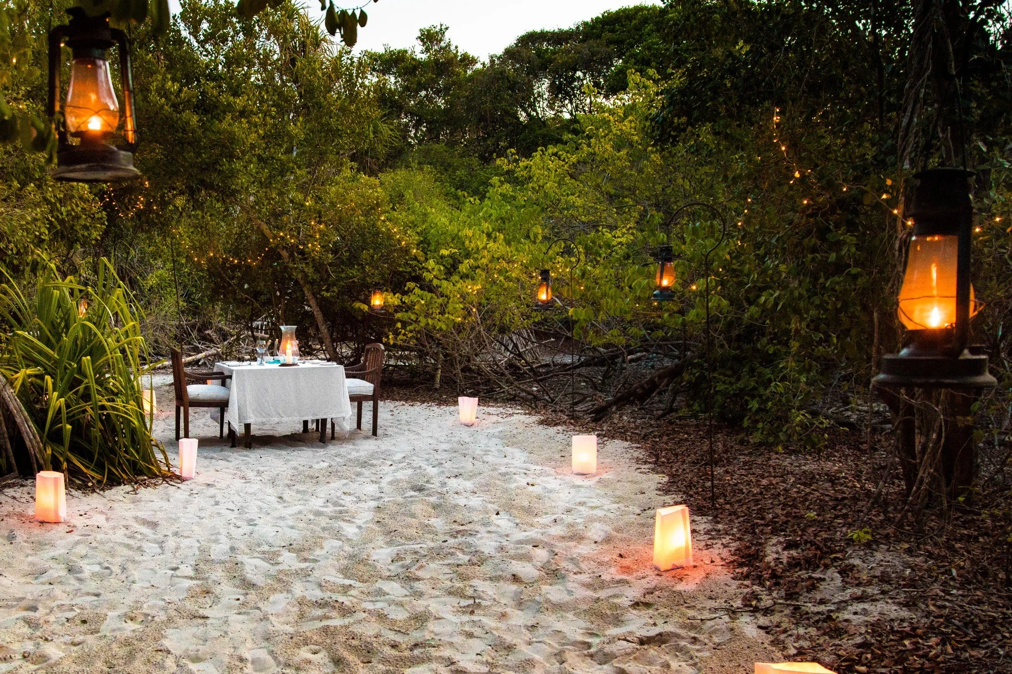 Zanzibar-Mnemba-island-guest-delight-Private-dinner-on-the-beach_w2000.jpg