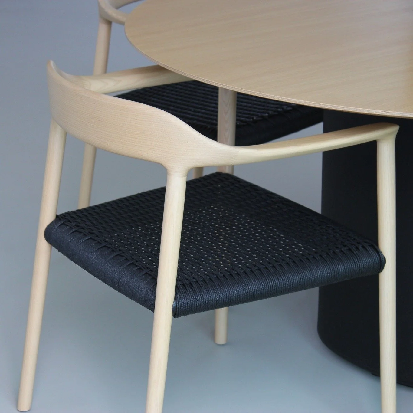 Andreu World er kendt for sit ikoniske udvalg af stole – hvilken er din favorit? Kom og besøg os i Design District CPH og prøv dem selv! Vi giver kaffen 😉