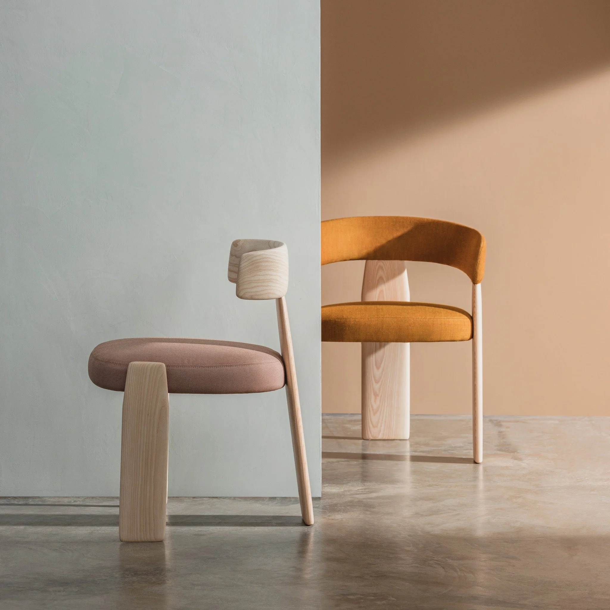 Oru Chair af Patricia Urquiola for Andreu World.
Samme design – nye udtryk i hvert stof.