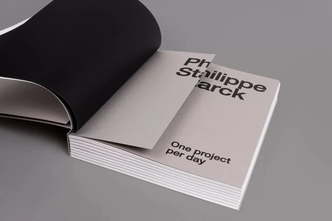 30 b&oslash;ger. 8 designere. 1 unikt indblik. 📖

Vi har modtaget 30 eksemplarer af Conversations about Work - en Special Edition fra Andreu World, der hylder selve designprocessen.
Bogen er skabt til dig, der er indretningsarkitekt eller designer, 