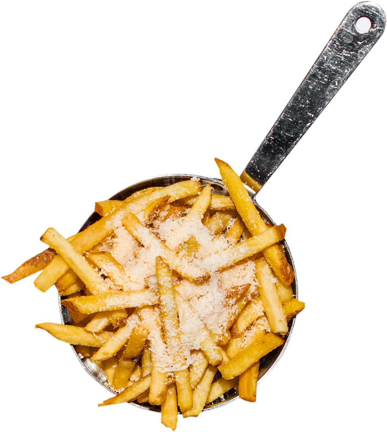 Ein Topf mit Pommes Frites, bestreut mit Parmesan, auf schwarzem Hintergrund.