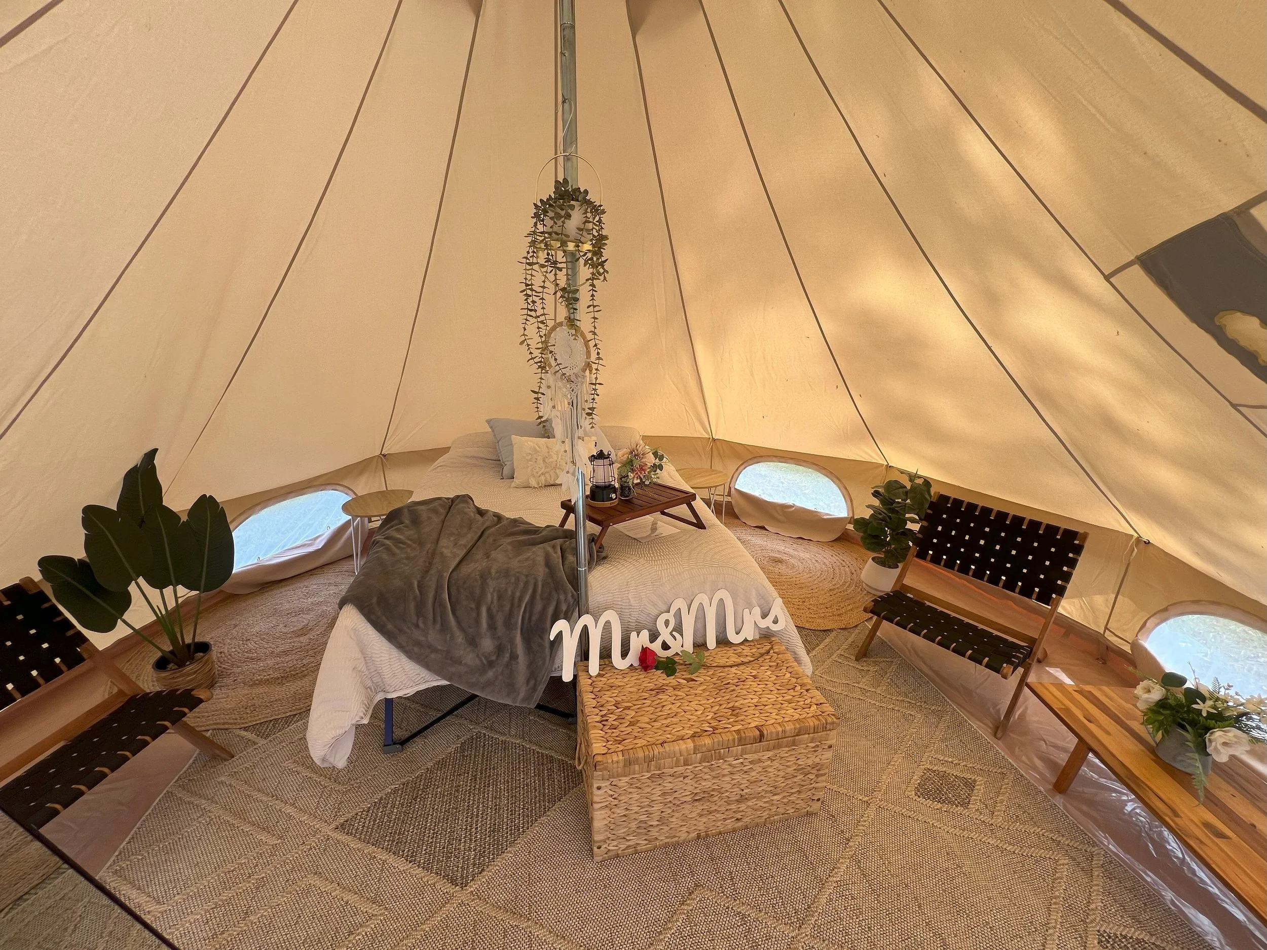 Bride and Groom tent 2.jpg