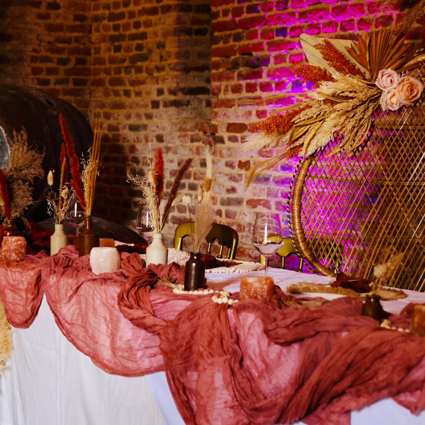 Romance+Peacock+table.jpg