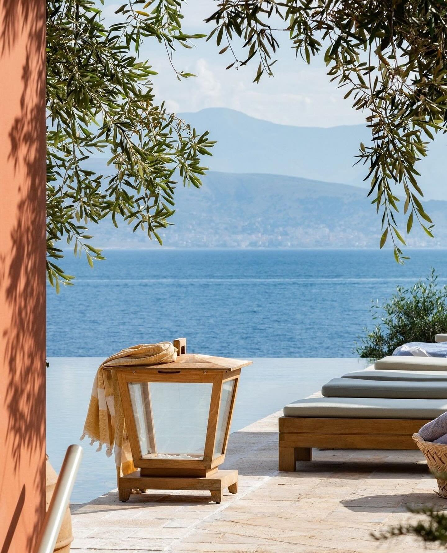 To be able to wake in the morning, steal down some steps and tiptoe into the Mediterranean &ndash; this is the dream. To help you find your perfect hideaway this summer, here is a collection of Europe&rsquo;s dreamiest villas by the sea.⁠
⁠
⁠
📍 Souk