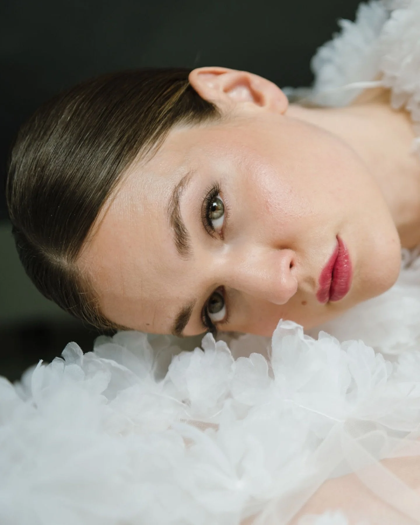 The first photos of my photoshoot with @mirela_bauer ✨

With awesome make-up by @makeup.bycarolin and the beautiful white dress and the handcrafted flower jacket are by @kisui_berlin 😍

Definitely one of my highlights this year! How do you like the 