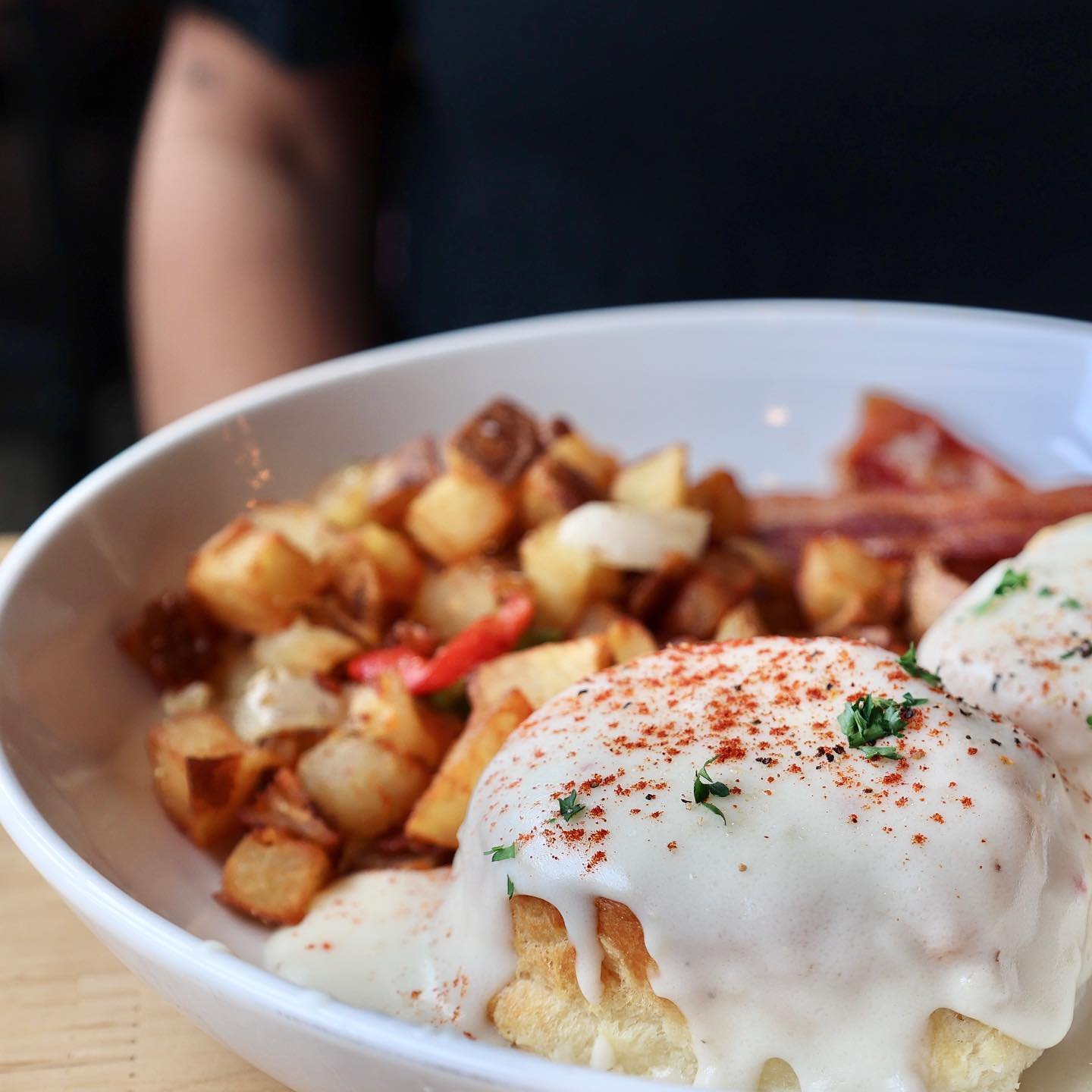 Knoxville, we know how you feel about your weekend brunch dates.🍳 That&rsquo;s why we made our brunch specials some of the best in town. $1 mimosas, complementary brunch platter with every entree, and so much more! 

👉Brunch served Saturday &amp; S