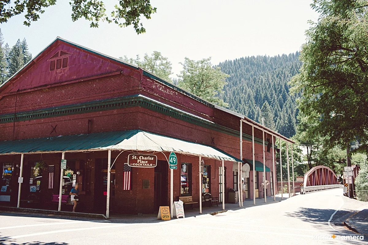  If you follow me on snapchat, you saw our tour of the town. &nbsp;Such a cute place! &nbsp;I'm sure I could buy a building here and start my photography business over. &nbsp;No? &nbsp;Who's getting married in Reno? &nbsp;Anyone?    