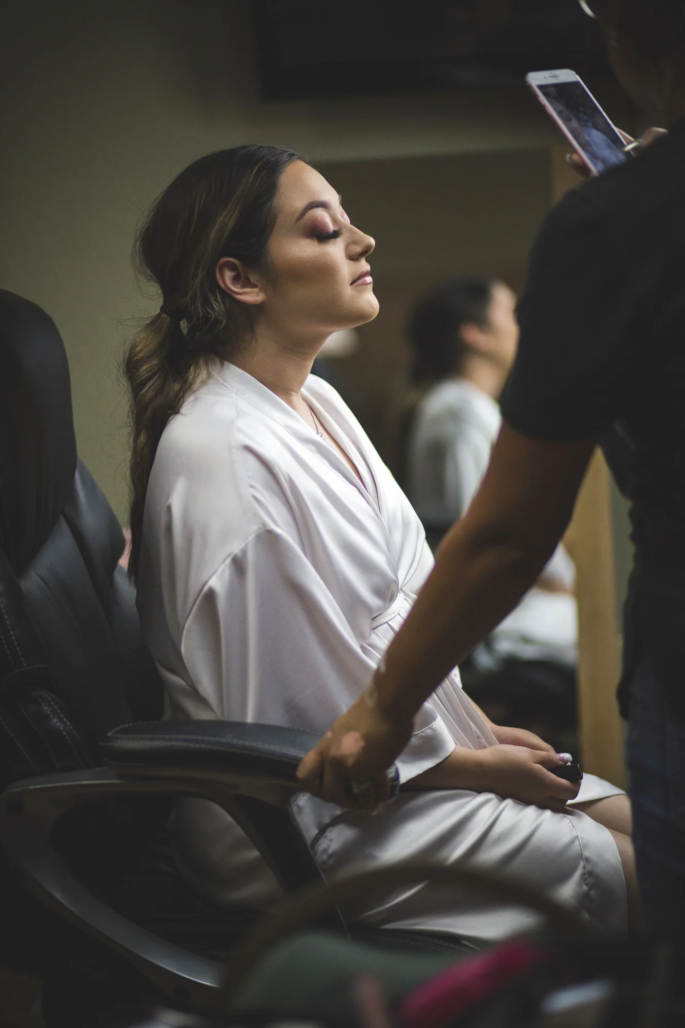  Check her out. Okay, make up is done, but hair isn’t complete and she’s in a robe, yet? GORGEOUS! 
