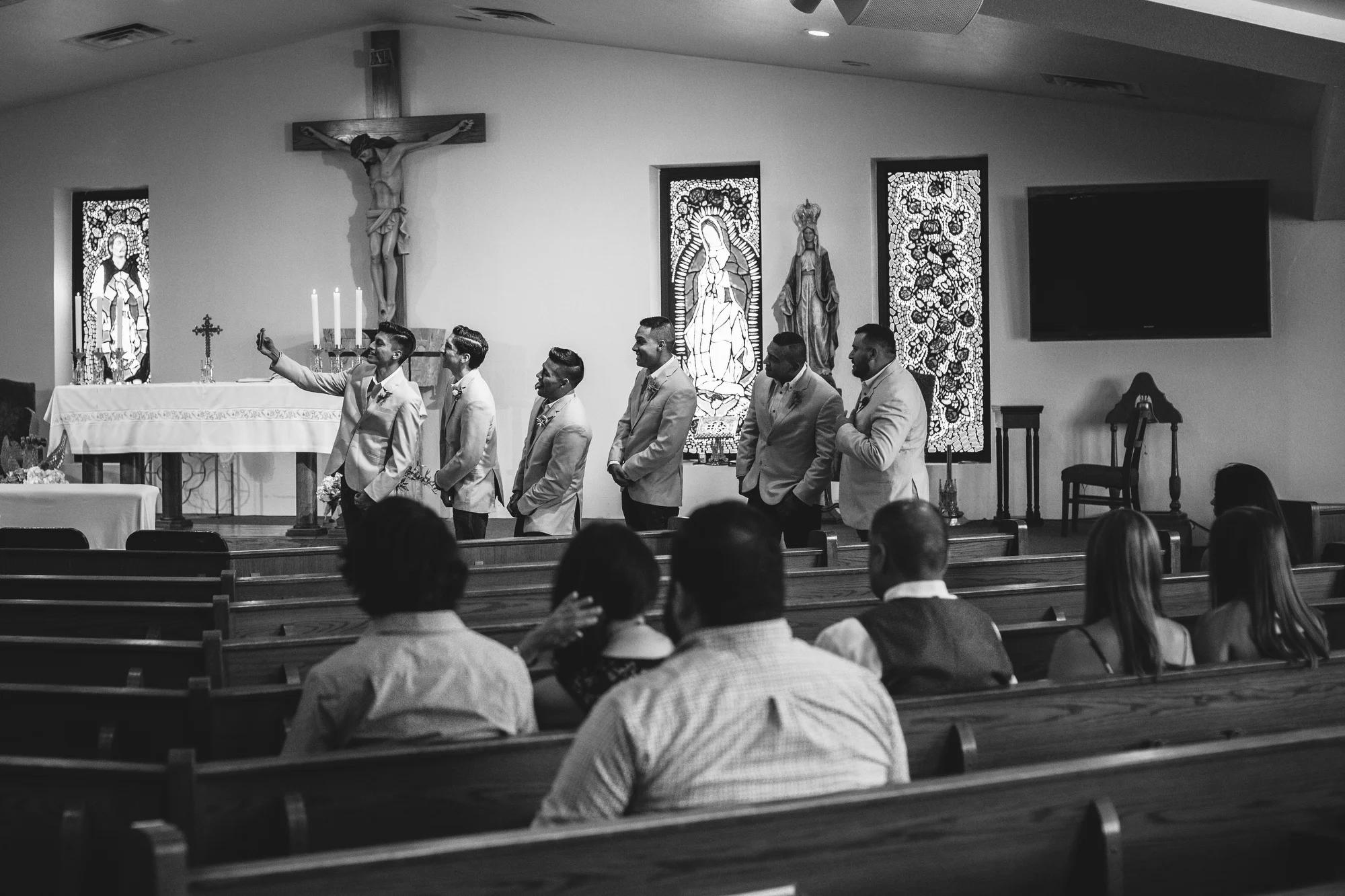  altar selfies, too cute!  Hey guys!  Where is this selfie?  I wanna see! 