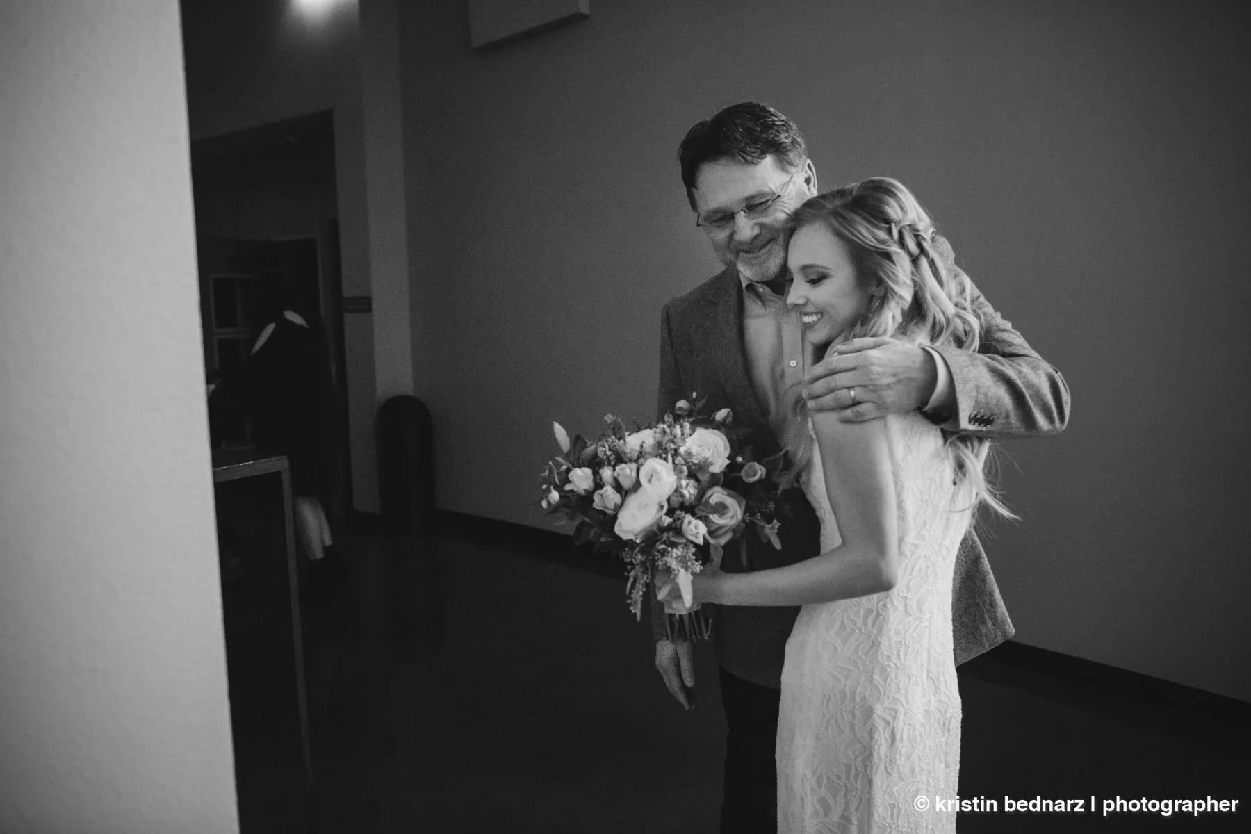 kristin_bednarz_wedding_photographer_20190214_00016sneak_peek.JPG